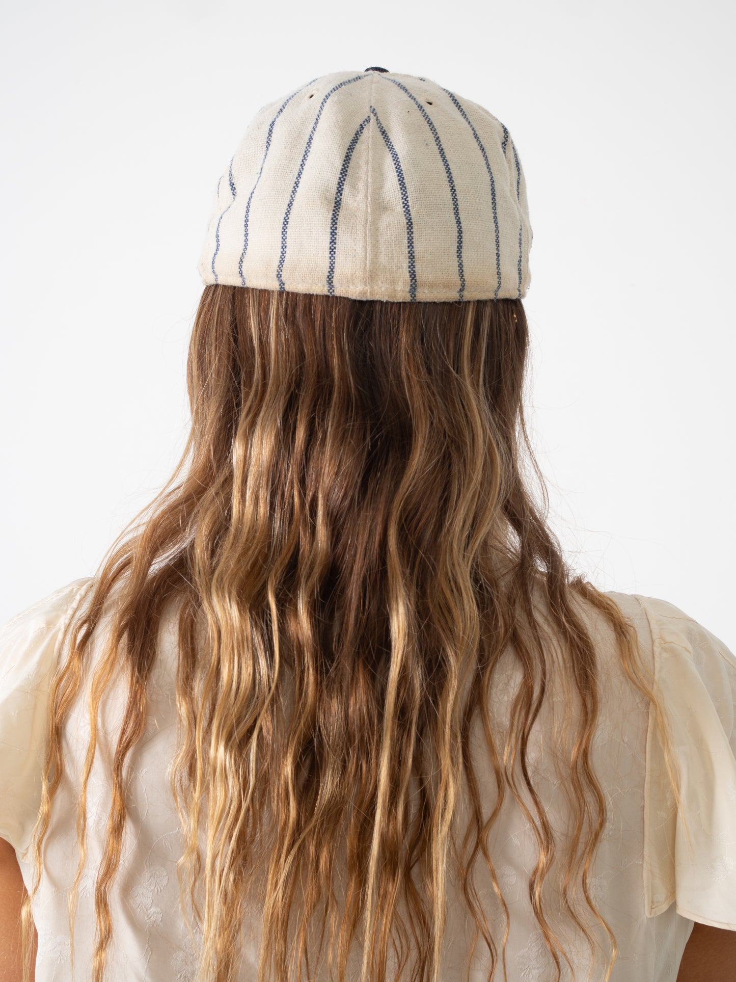 NY BASEBALL CAP WITH PIN
