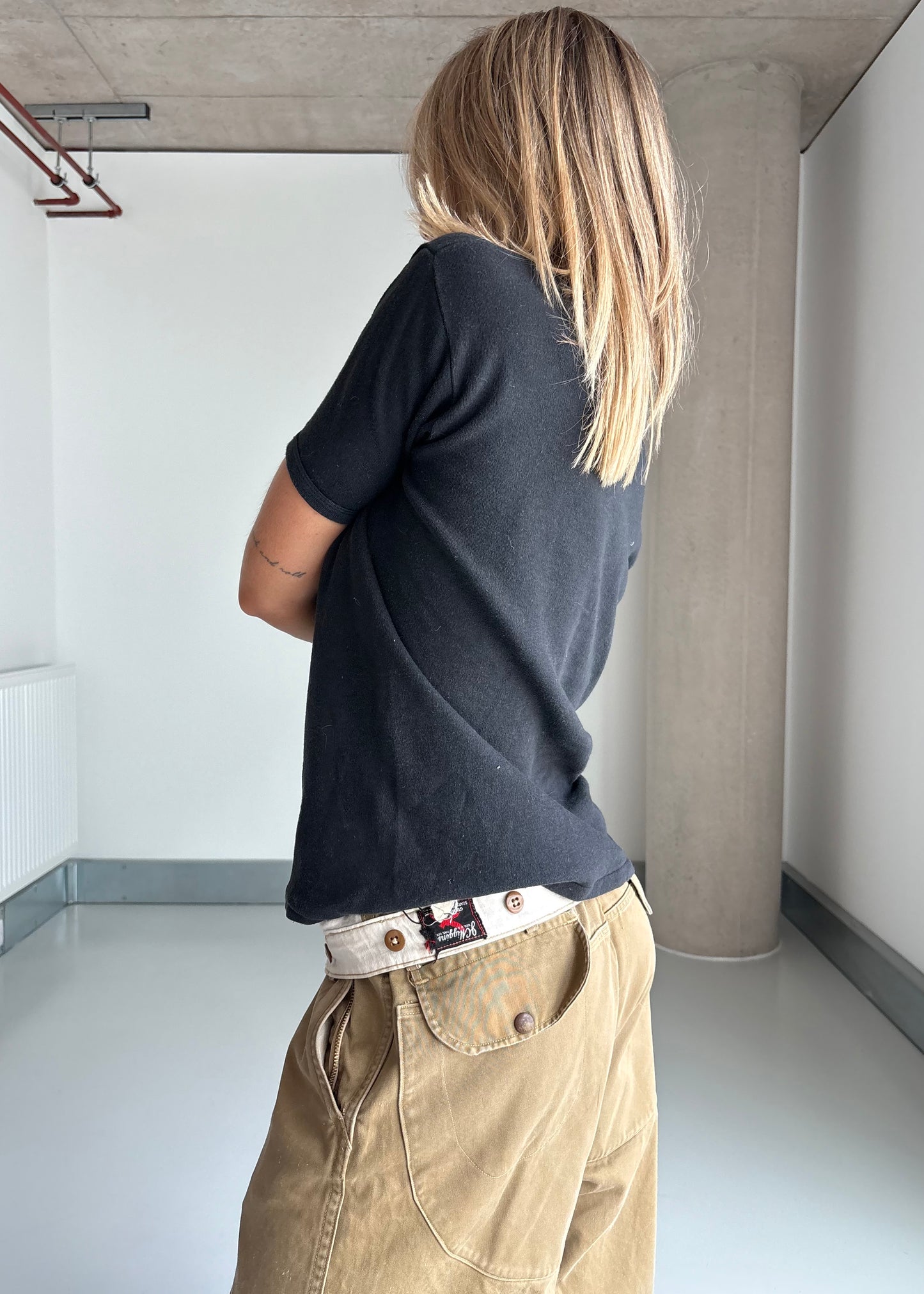 70S BLACK TEE