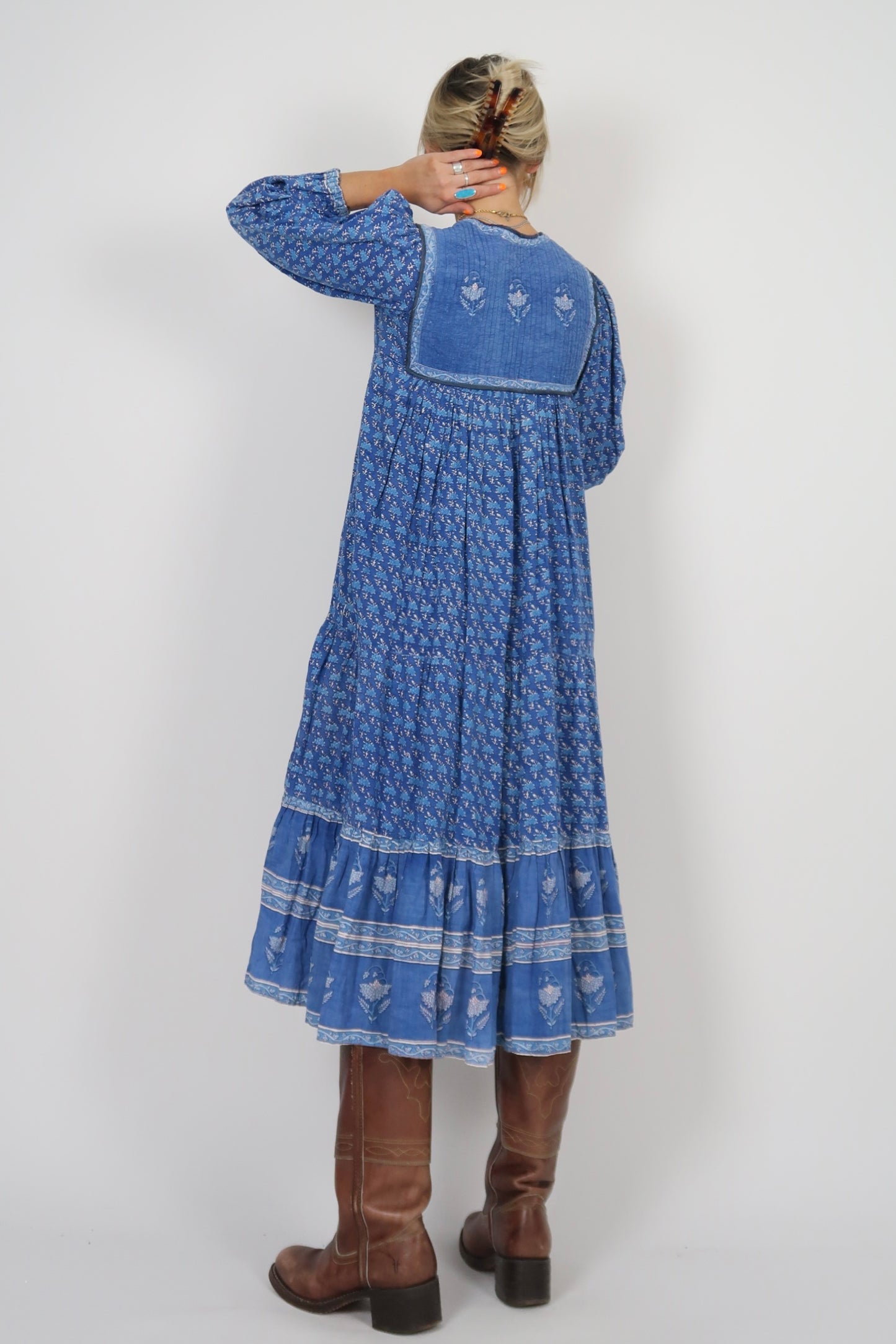 1970s blue block print dress