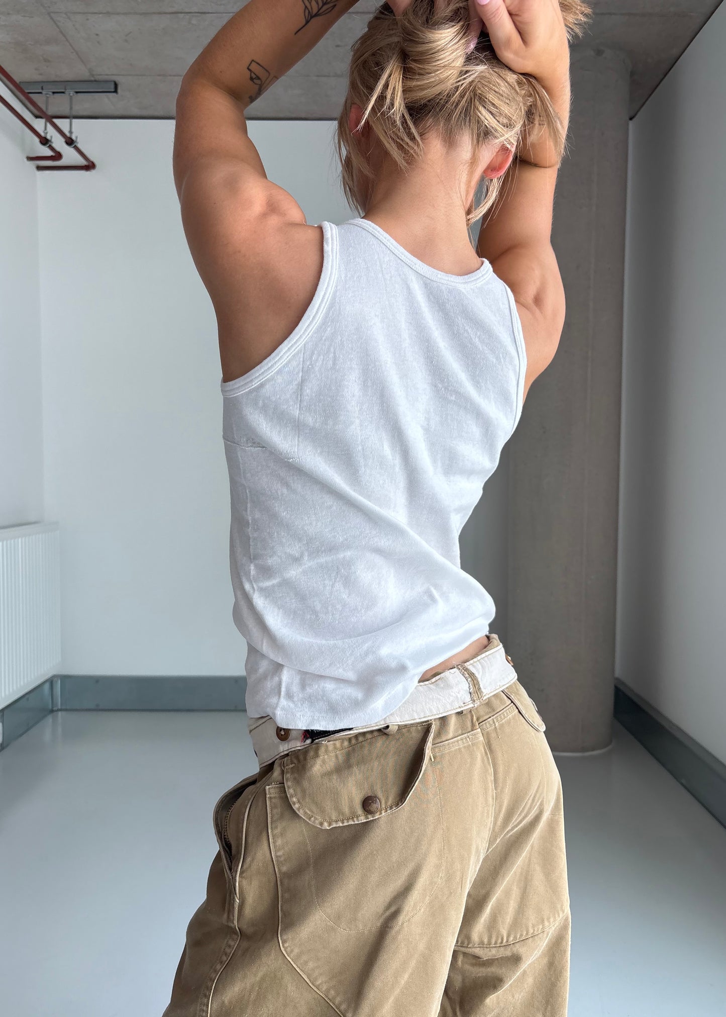 60S WHITE VEST WITH RUN