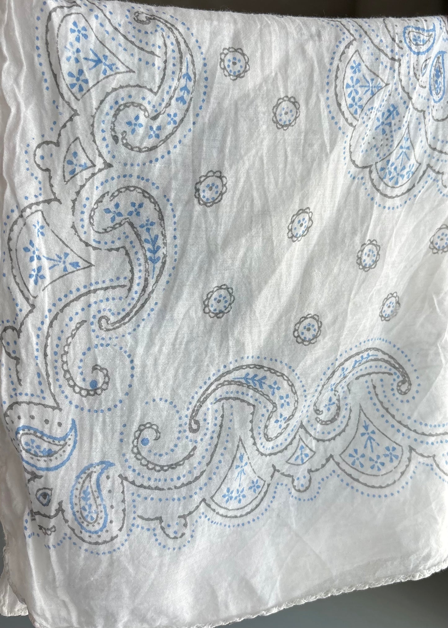 COTTON BANDANA WASHED BLUE AND WHITE