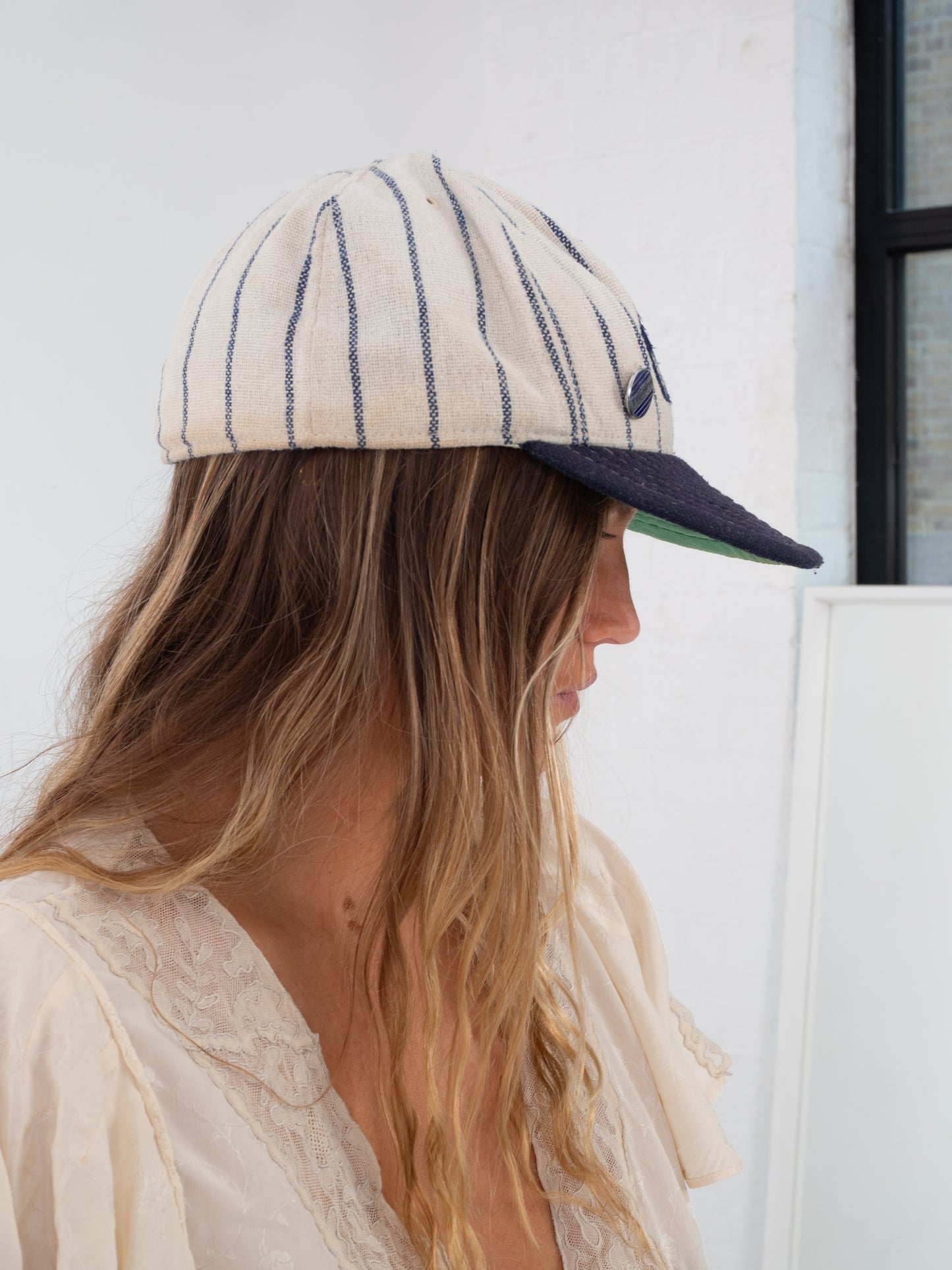 NY BASEBALL CAP WITH PIN