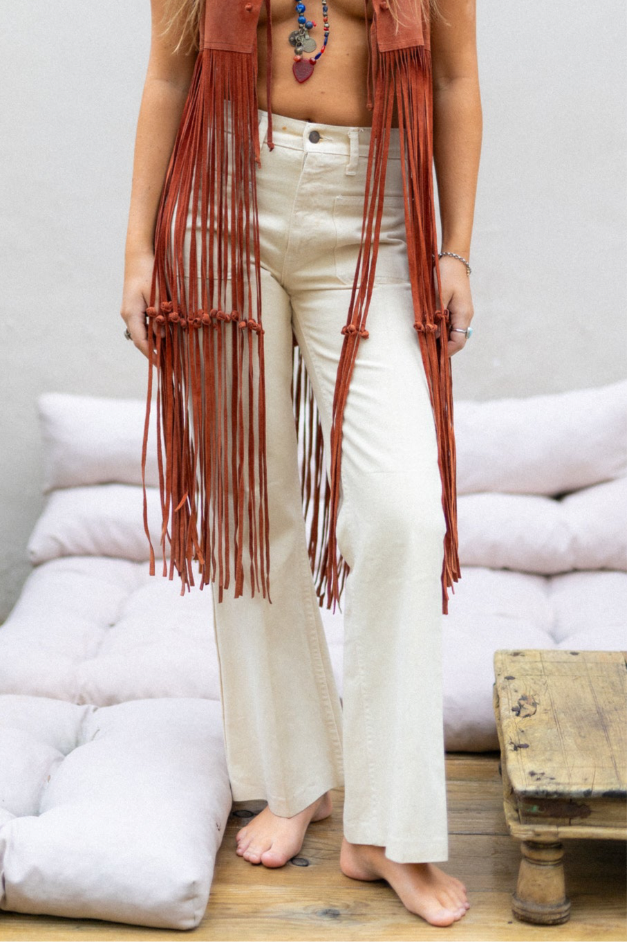 CREAM LEVI'S FLARES