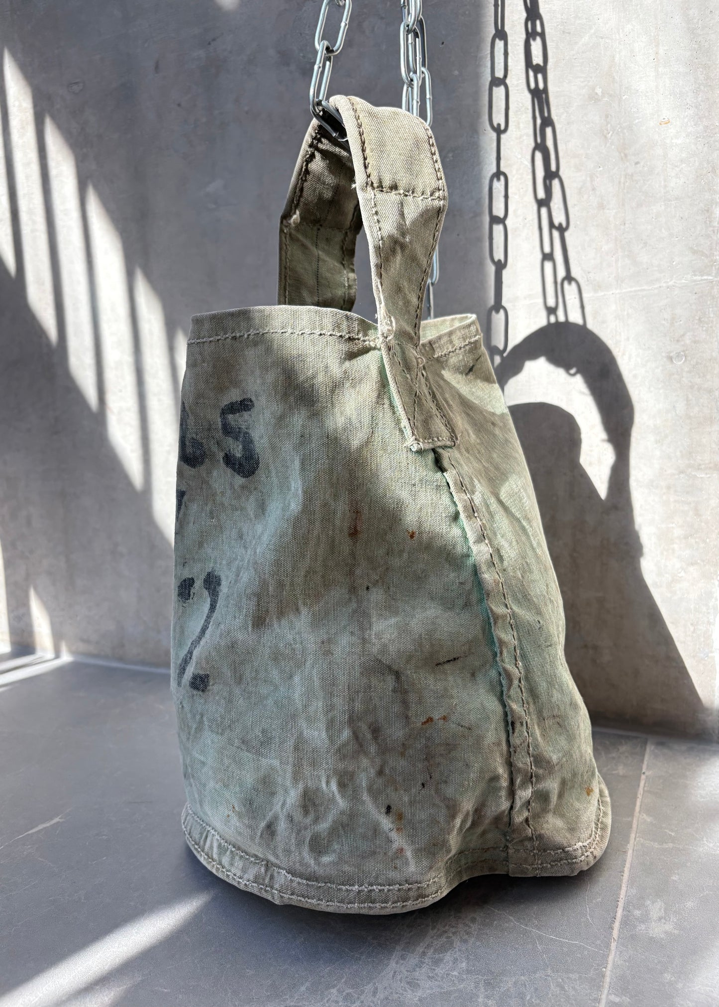 1942 CANVAS BUCKET BAG