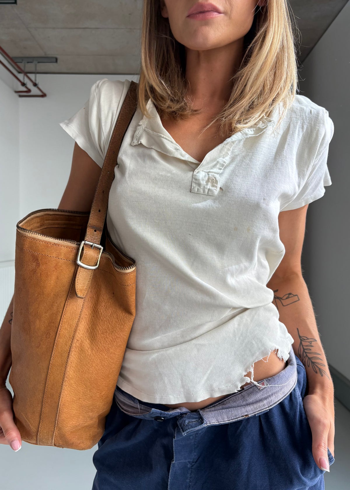 1970S LEATHER BUCKET BAG