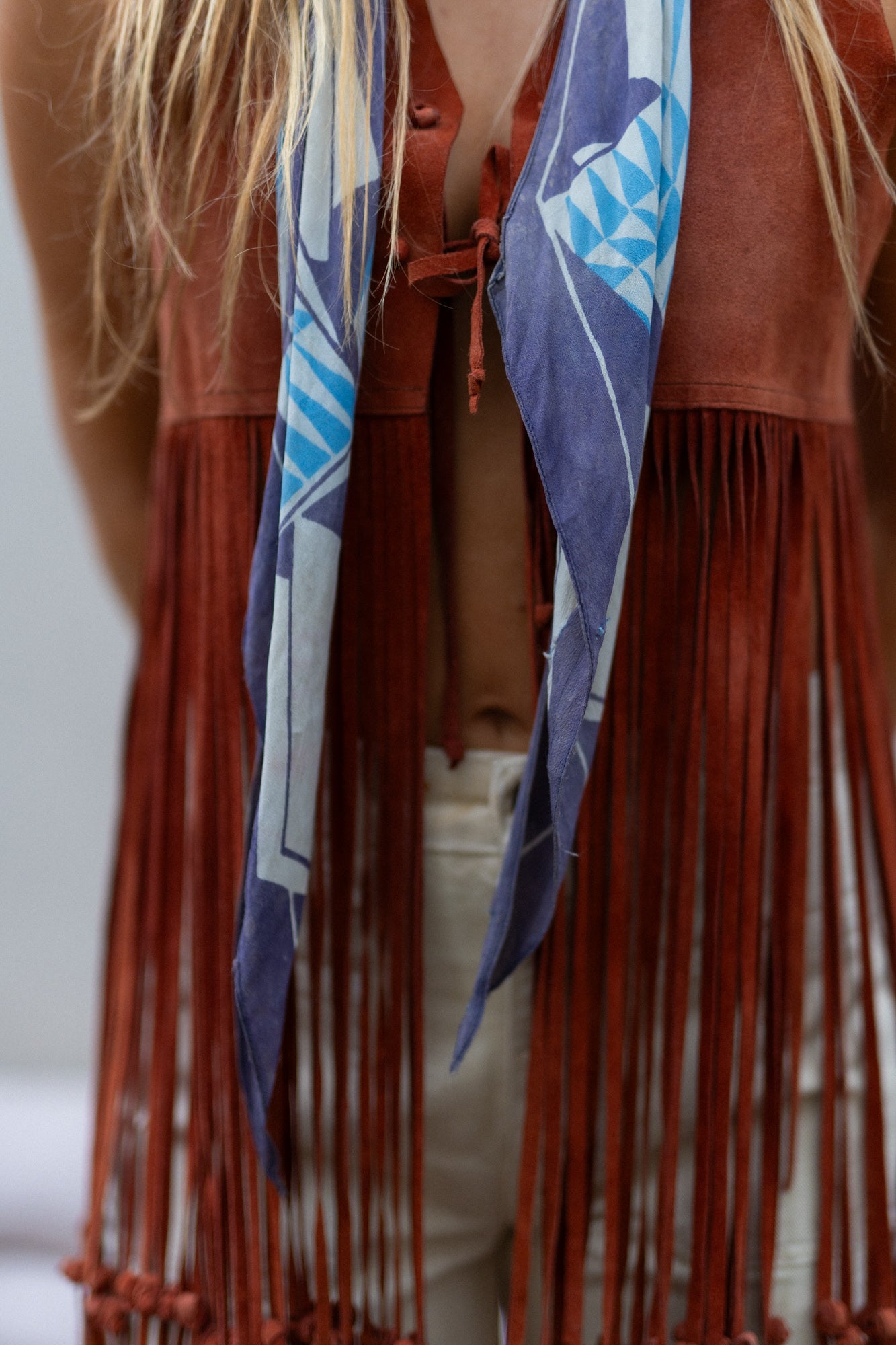SILK DAGGER SCARF