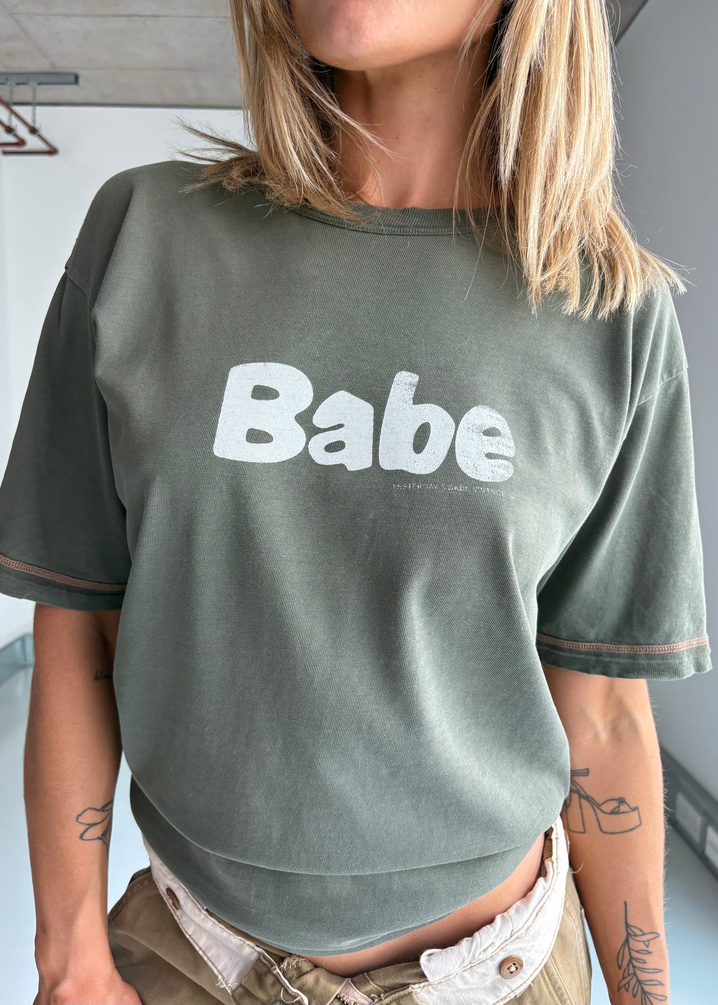 Babe tee