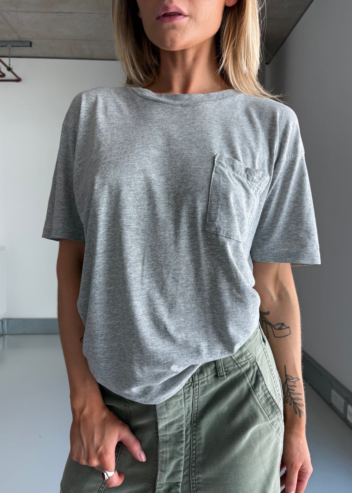 PERFECT GREY TEE