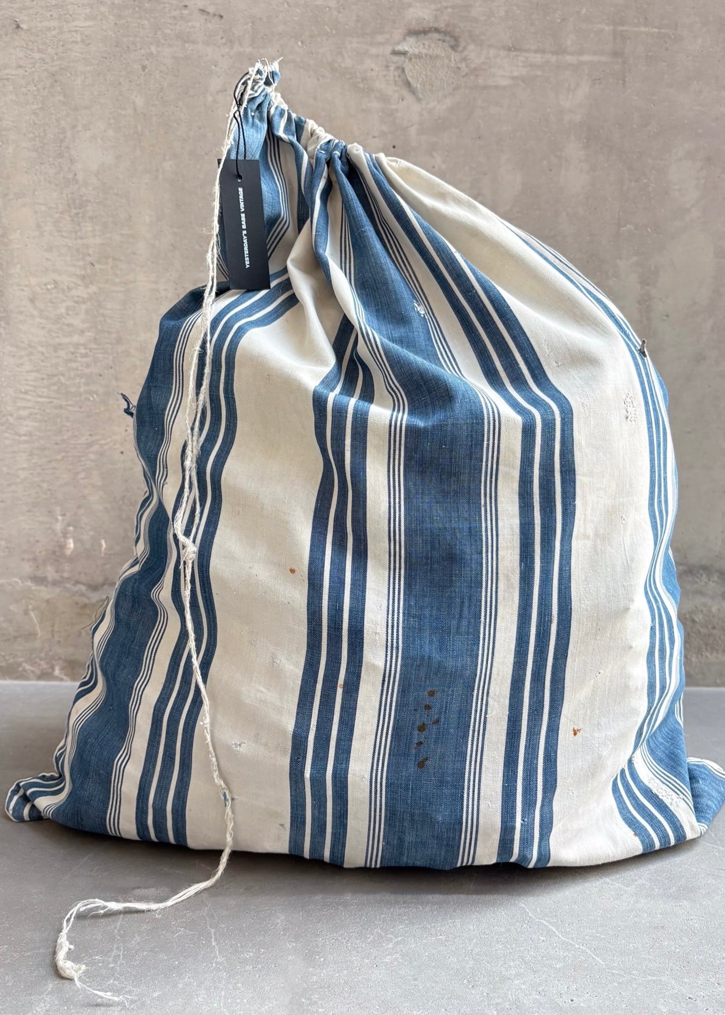 50s drawstring bag