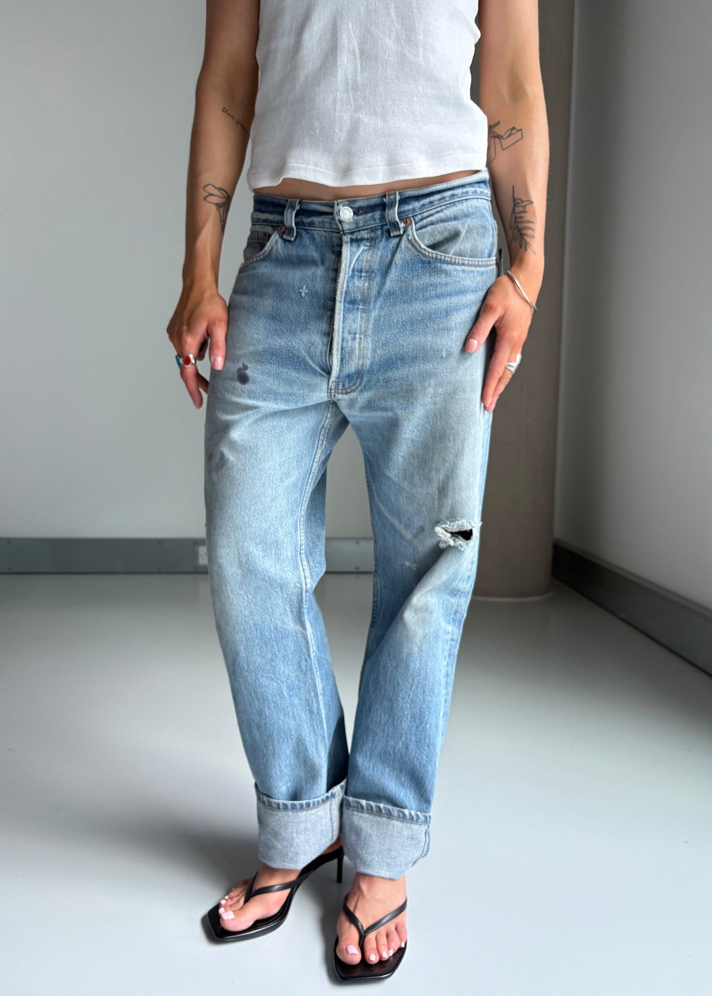 80S THRASHED LEVIS