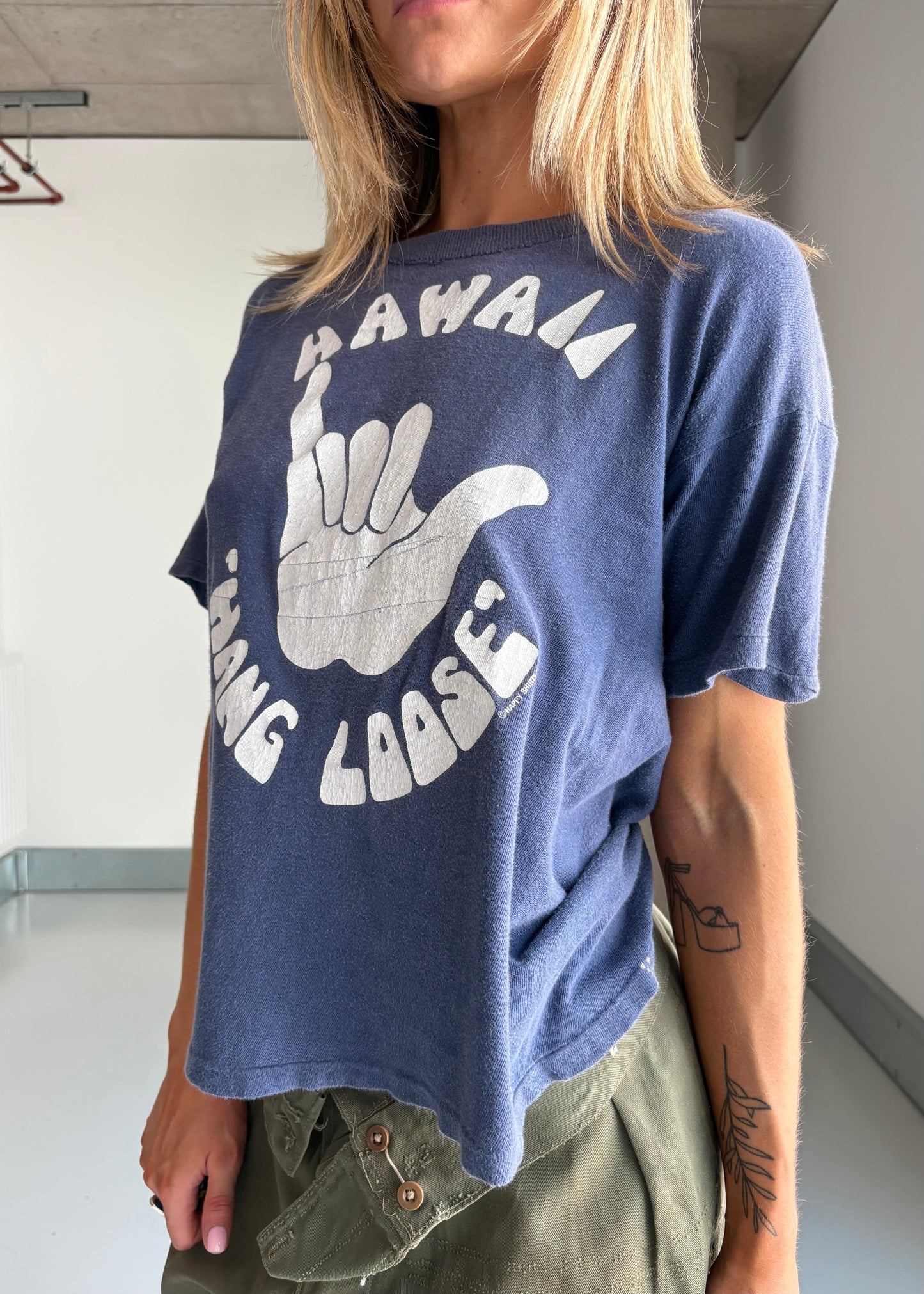 70S HANG LOOSE TEE