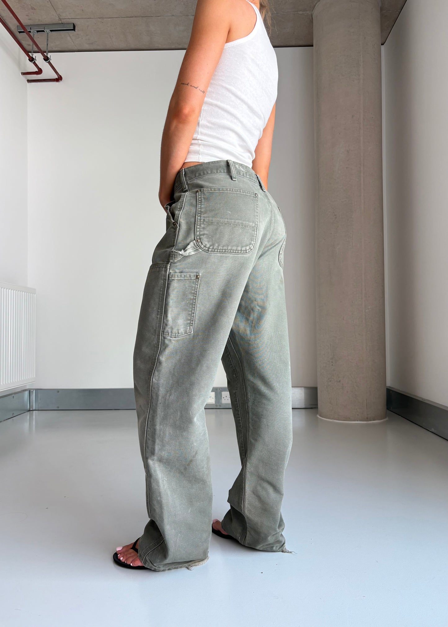 KHAKI CARHARTTS