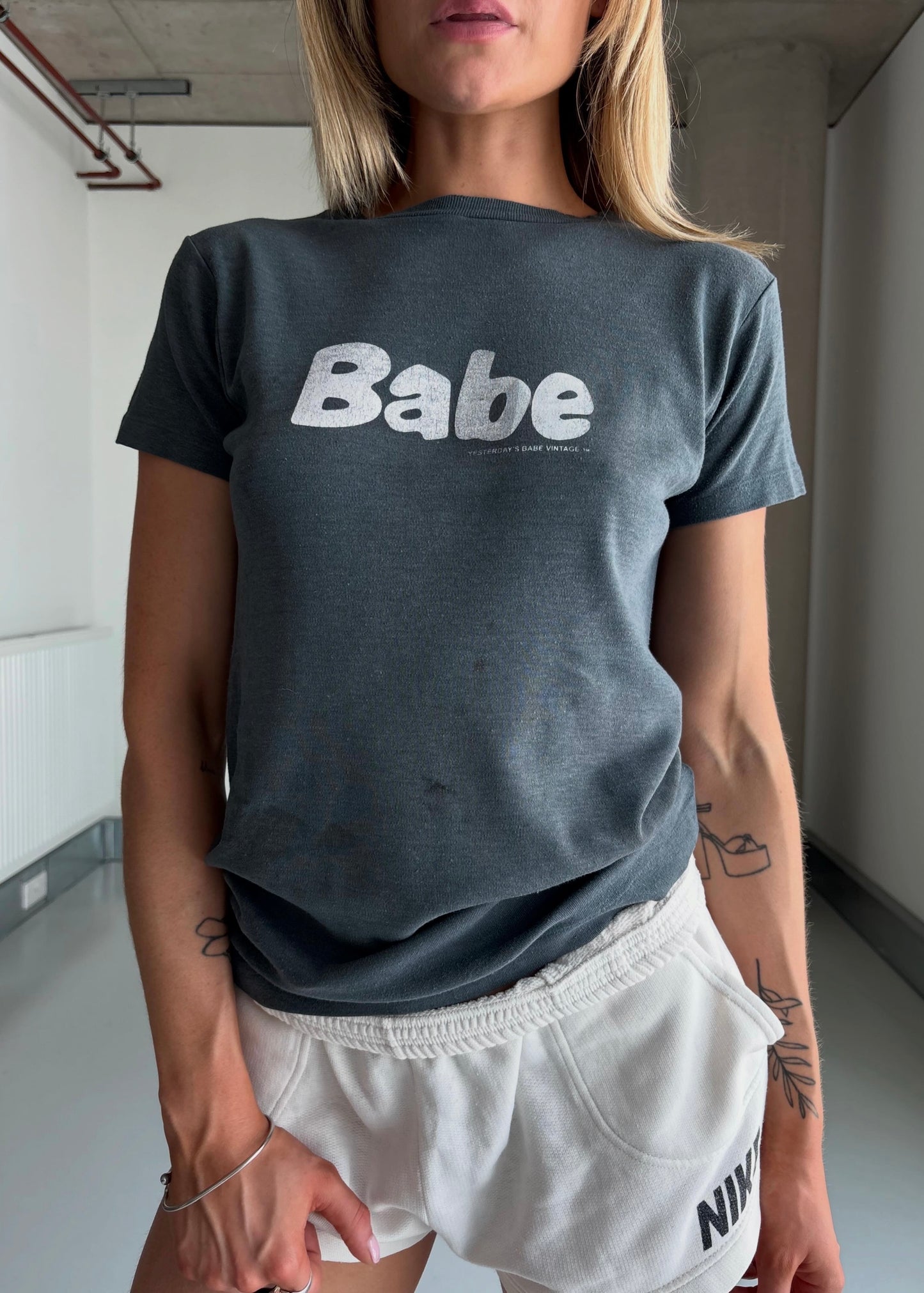 BABE TEE