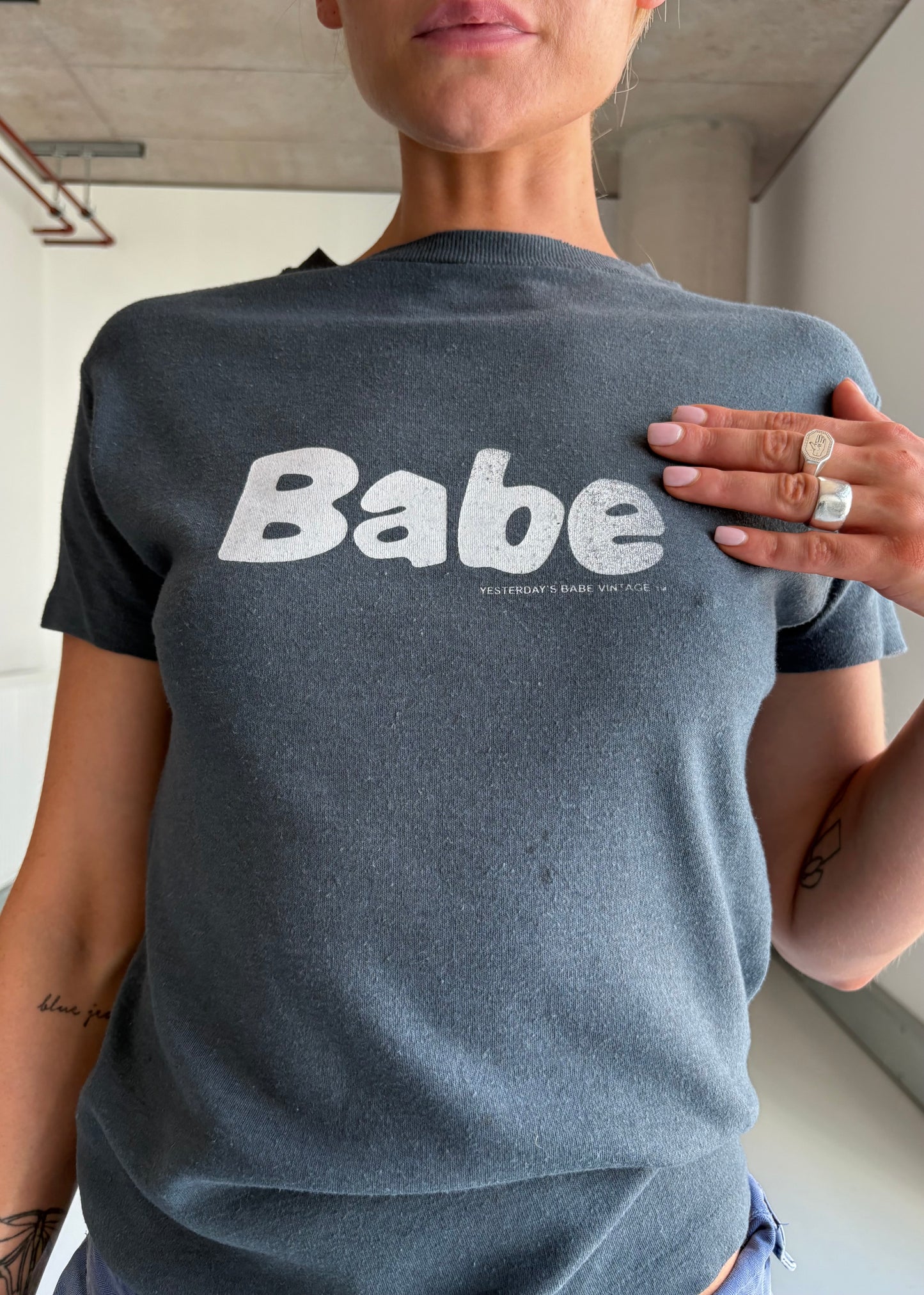 BABE TEE