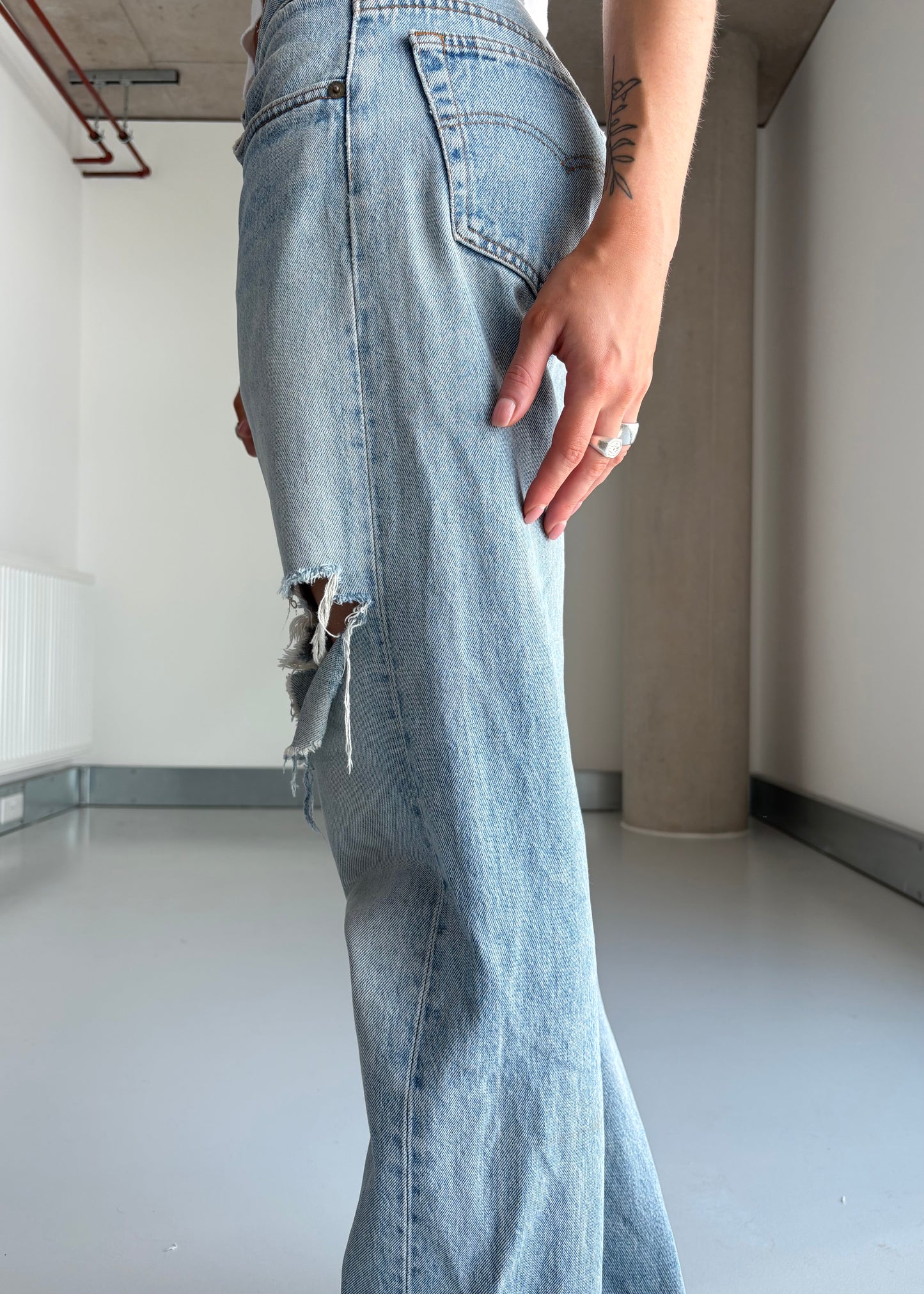 80S RIPPED LEVIS