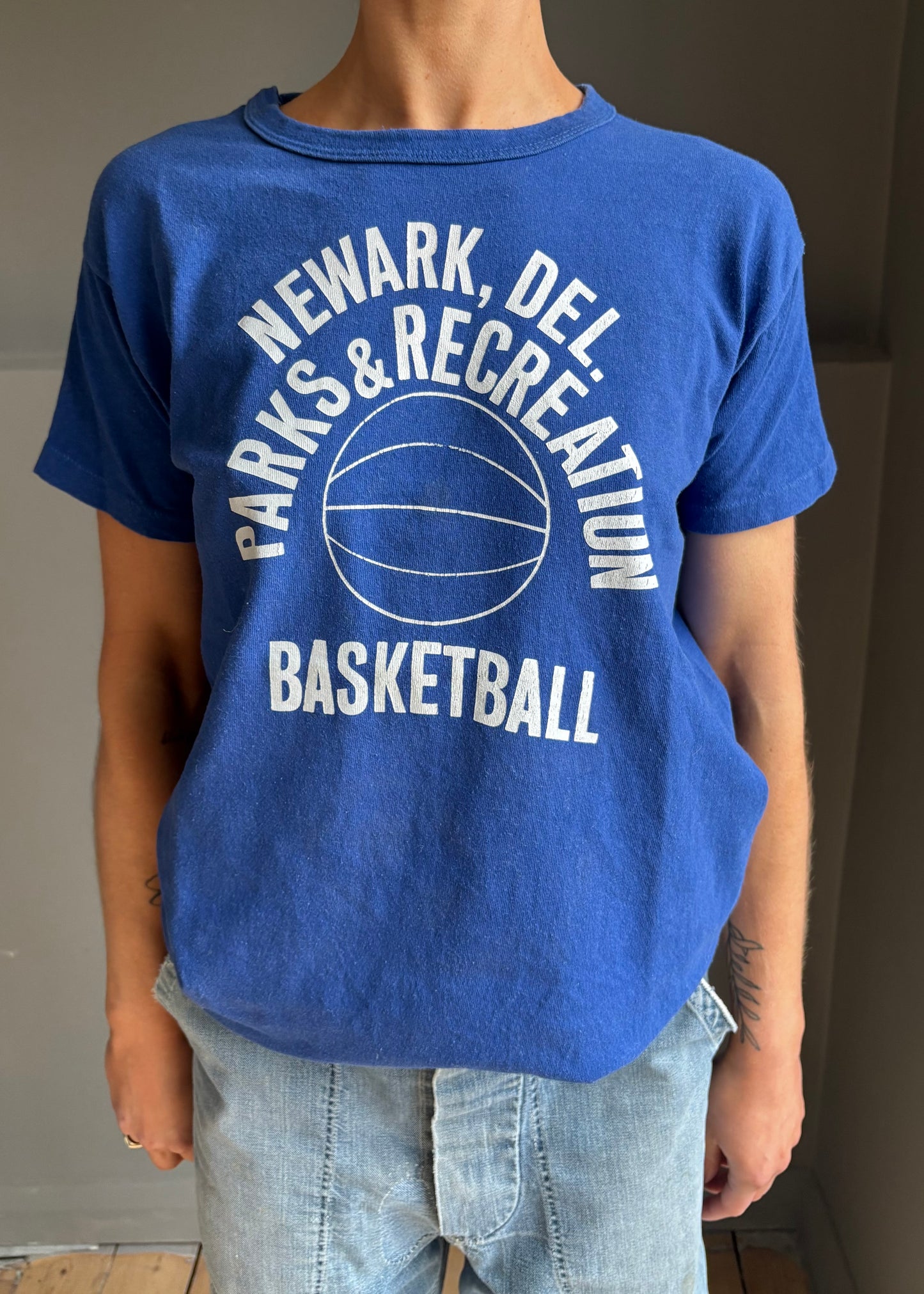 80s sports tee