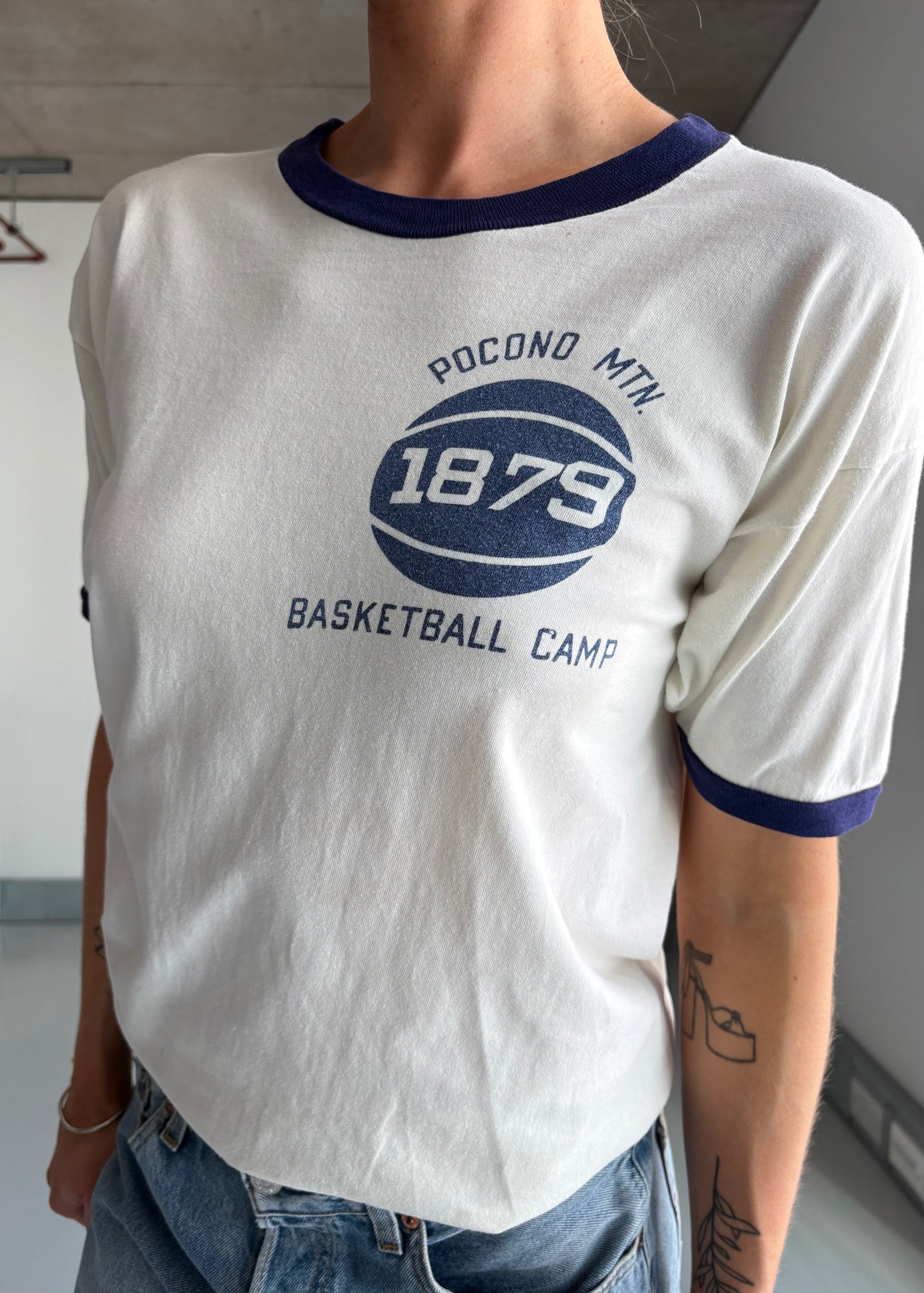 70s basketball tee