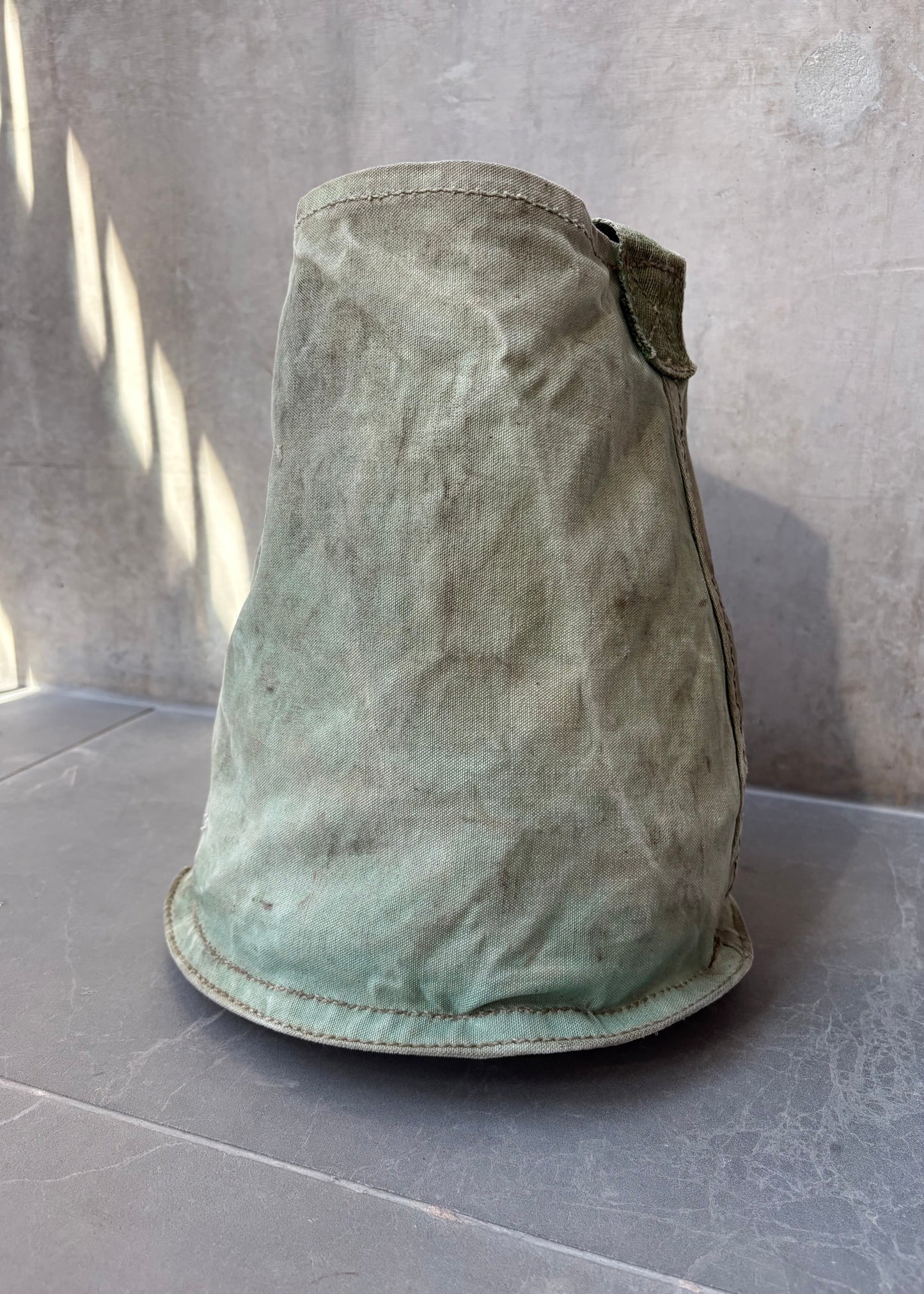 1940S CANVAS BUCKET BAG