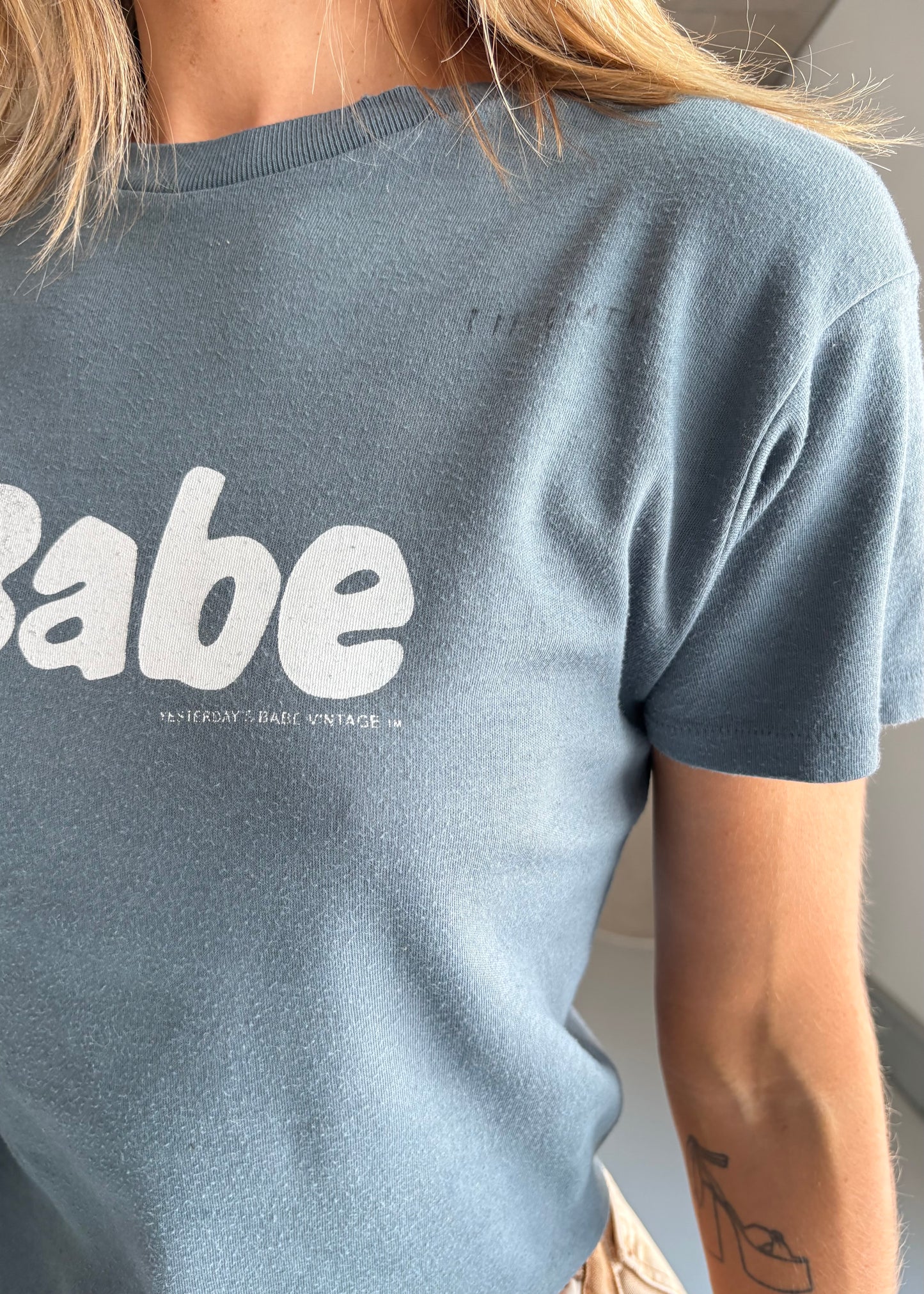 BABE TEE