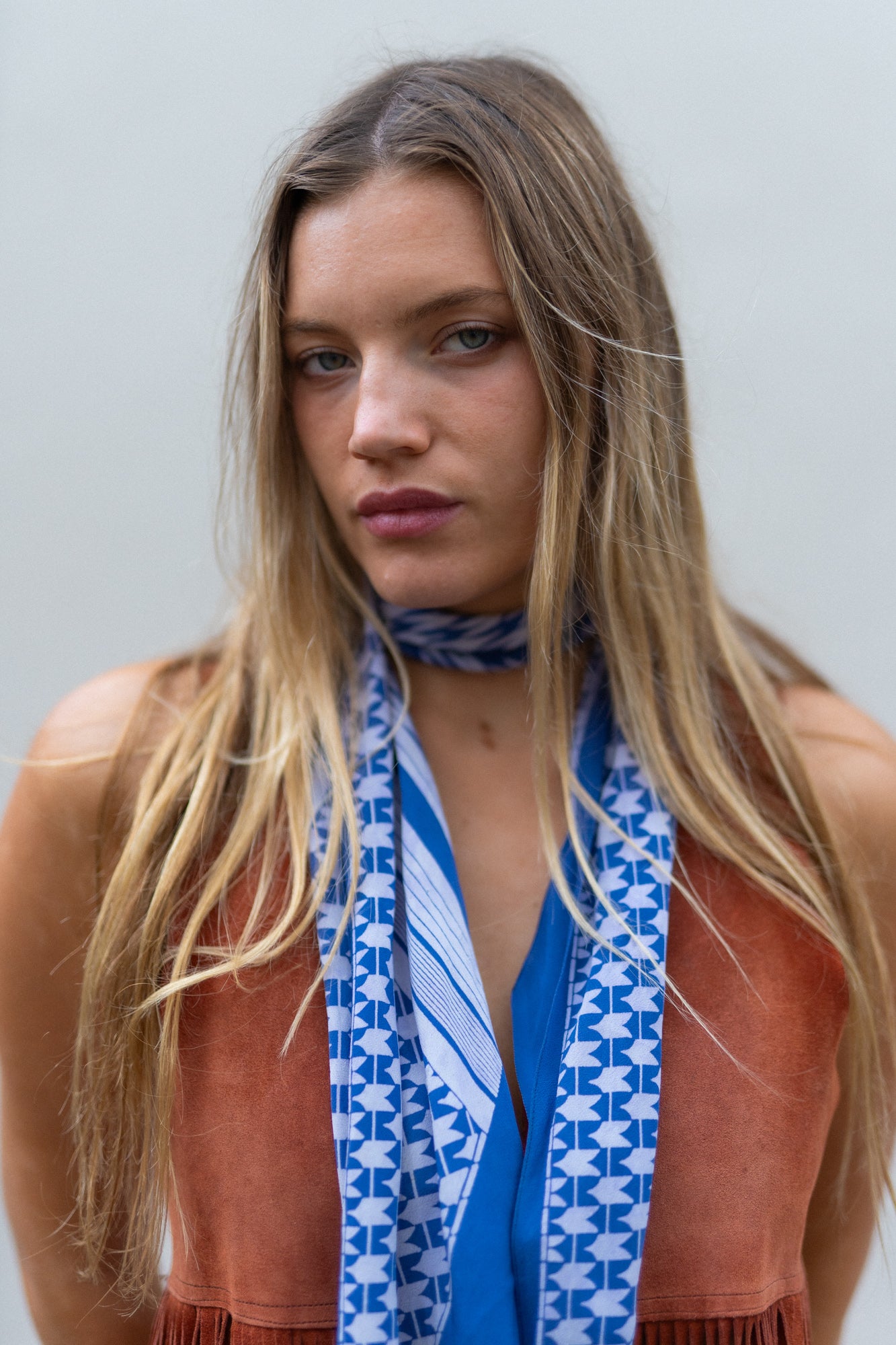 SILK DAGGER SCARF