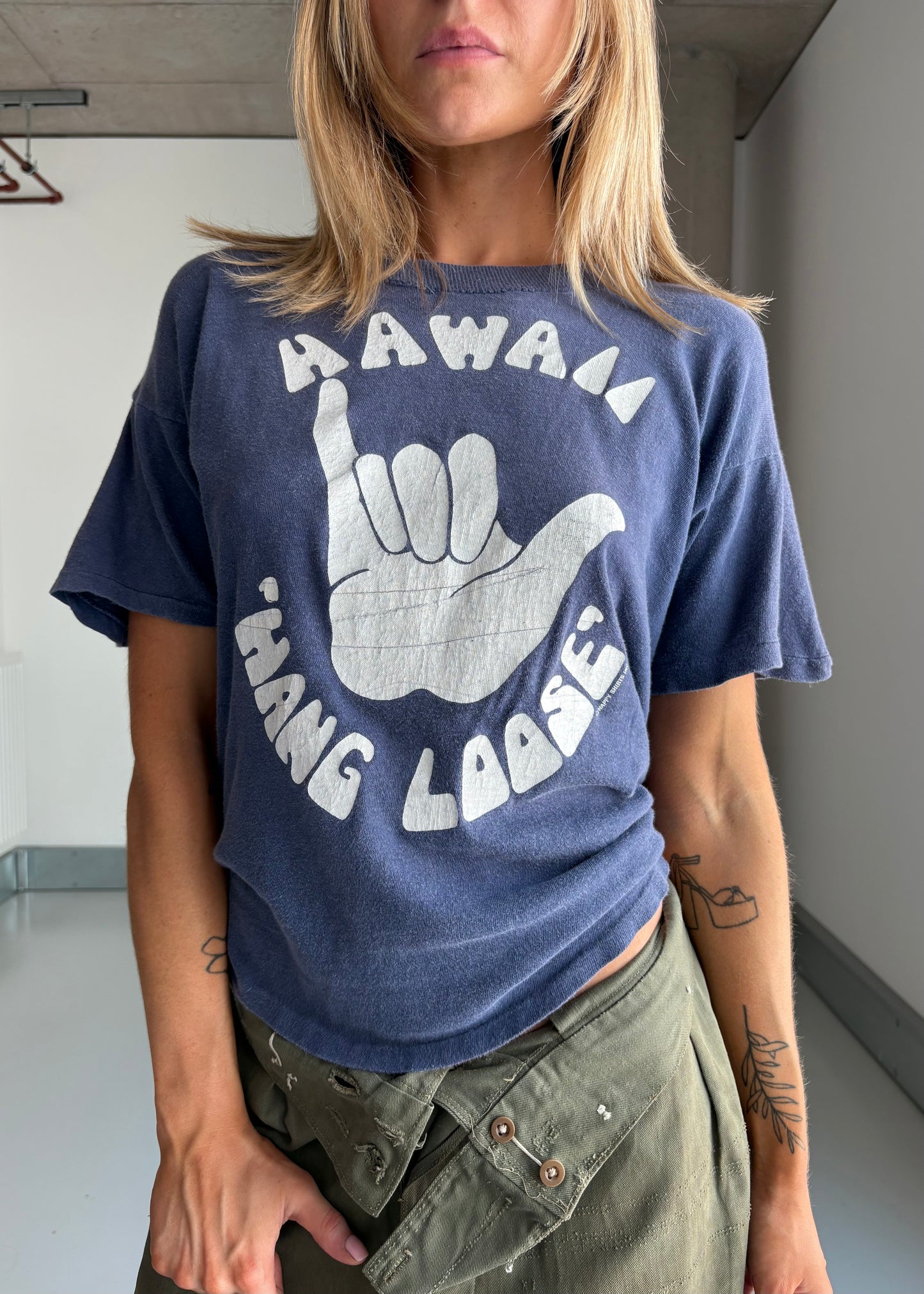70S HANG LOOSE TEE