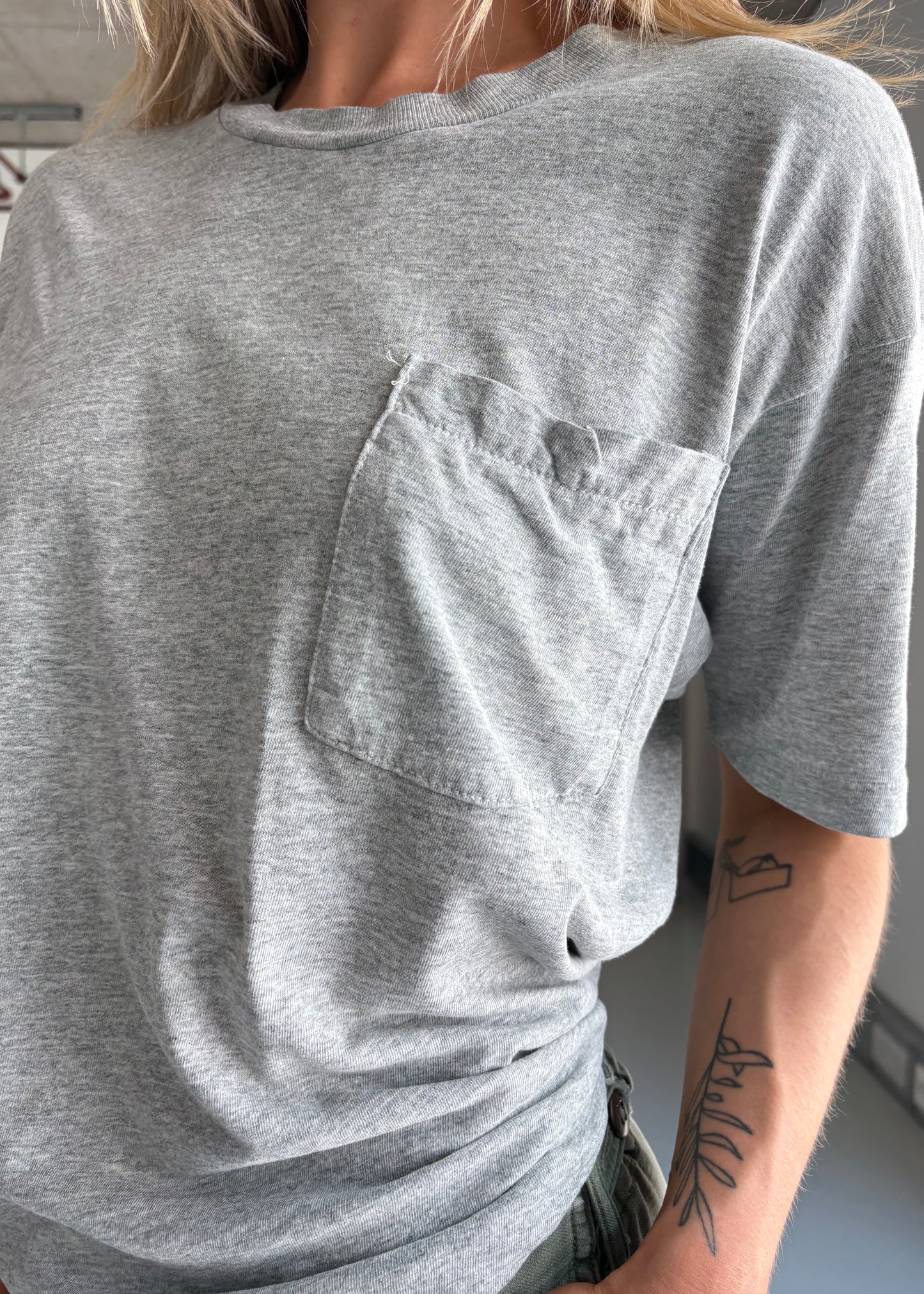 PERFECT GREY TEE