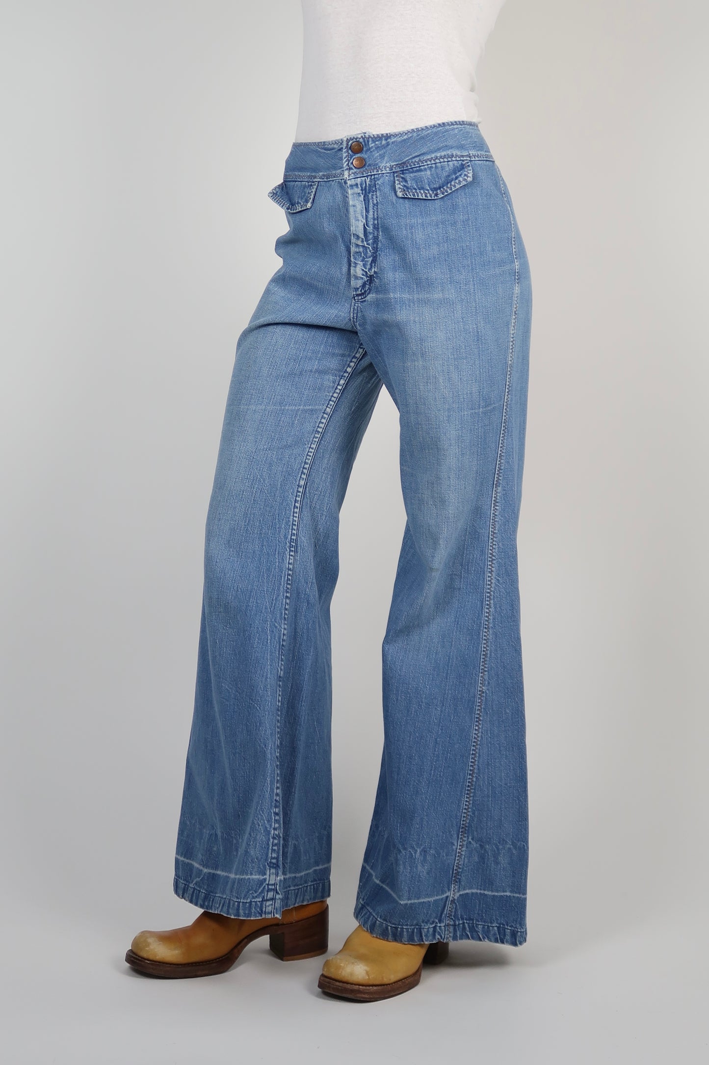 Wrangler light weight jeans