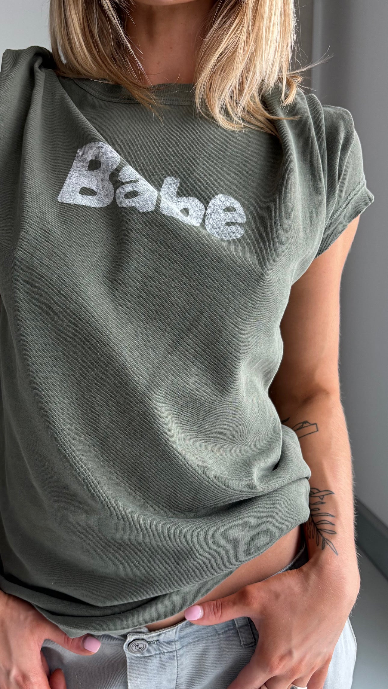 Babe tee