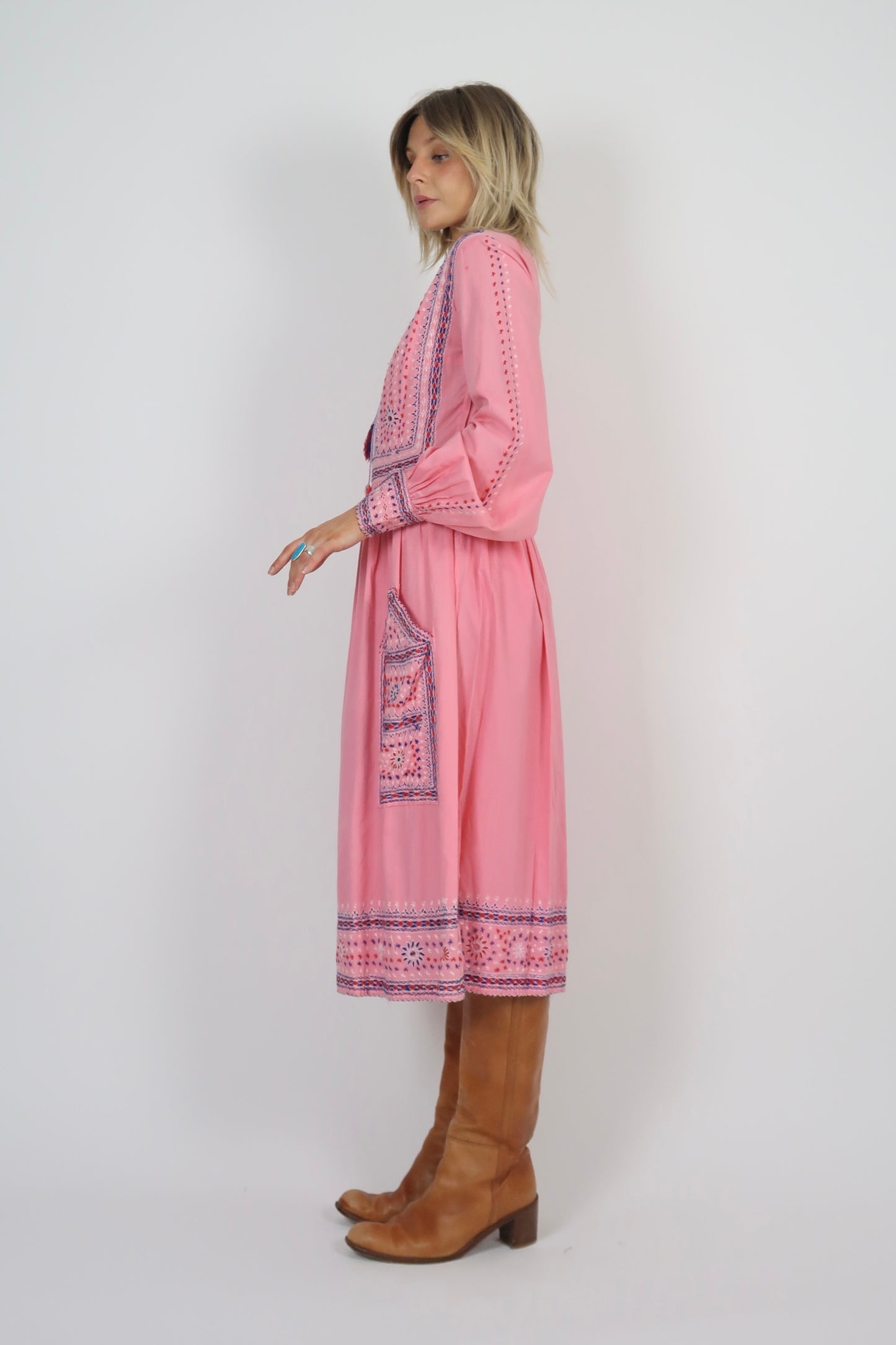 1960s embroidered midi dress