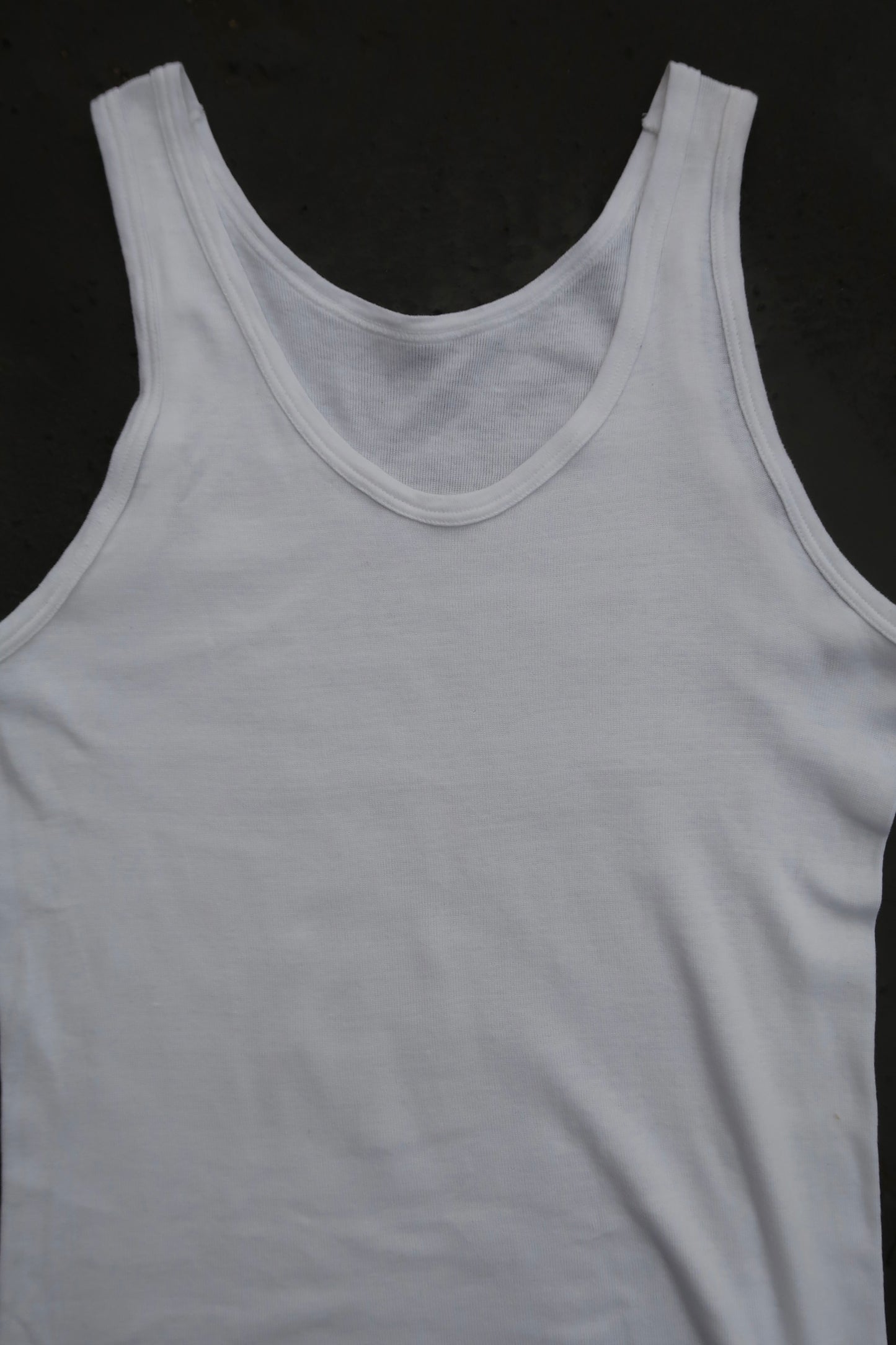 70s Fine rib white tank