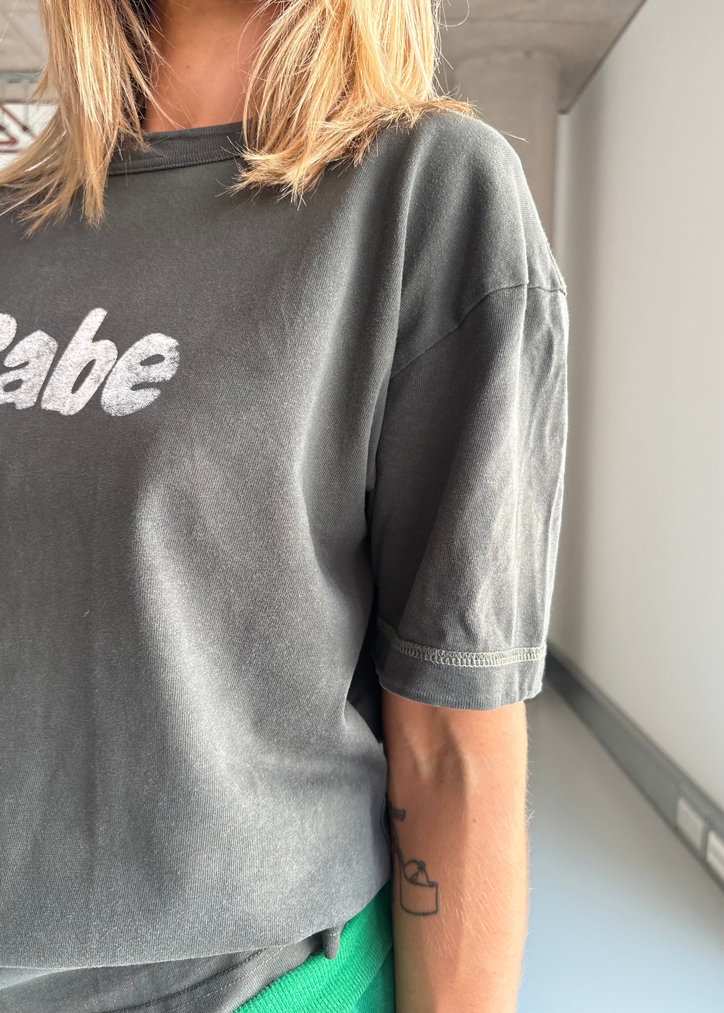 Babe tee