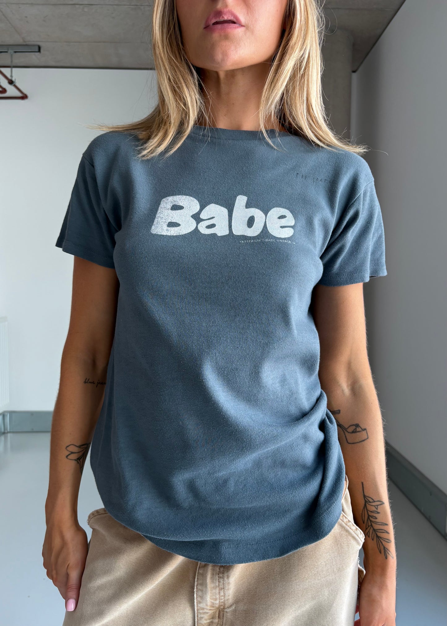 BABE TEE