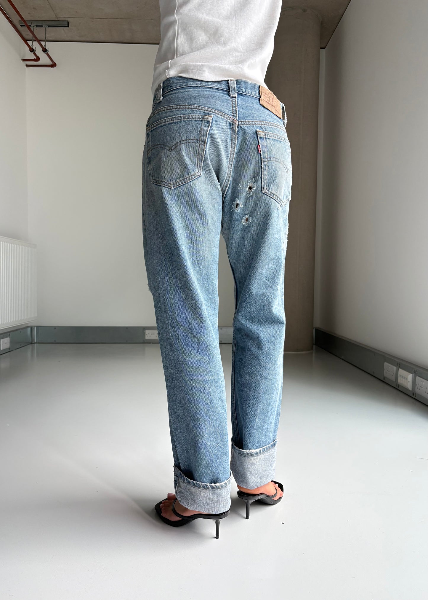 80S THRASHED LEVIS