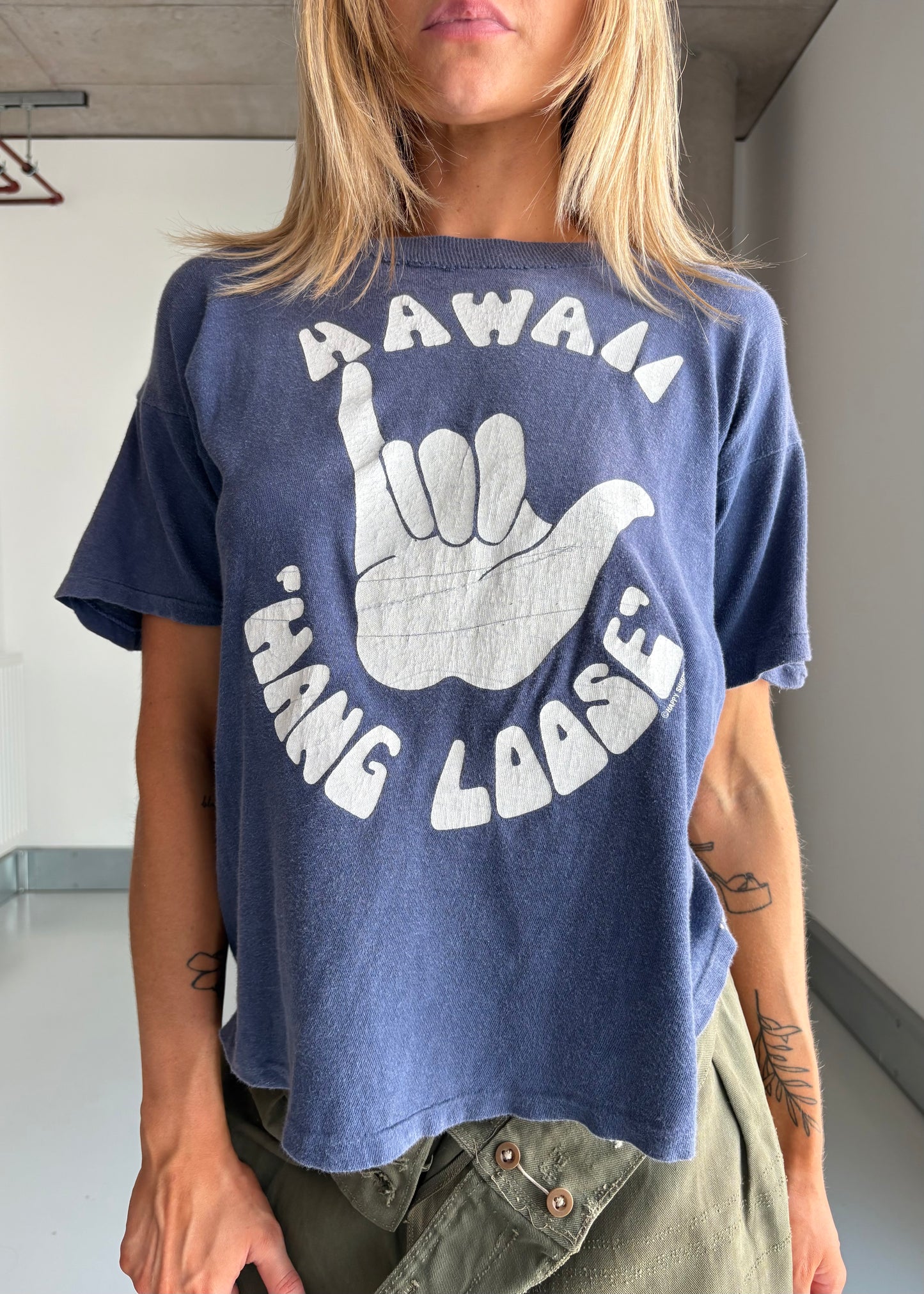 70S HANG LOOSE TEE