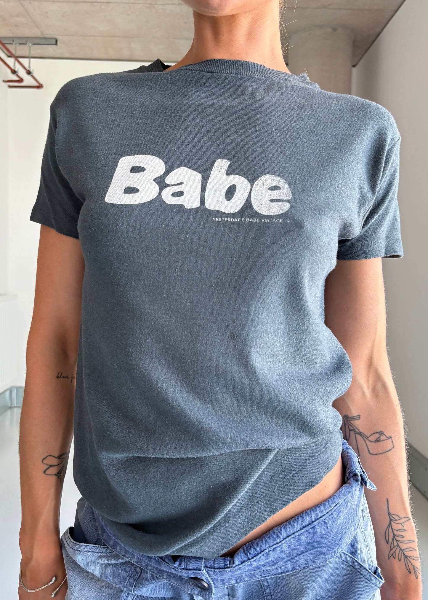 BABE TEE