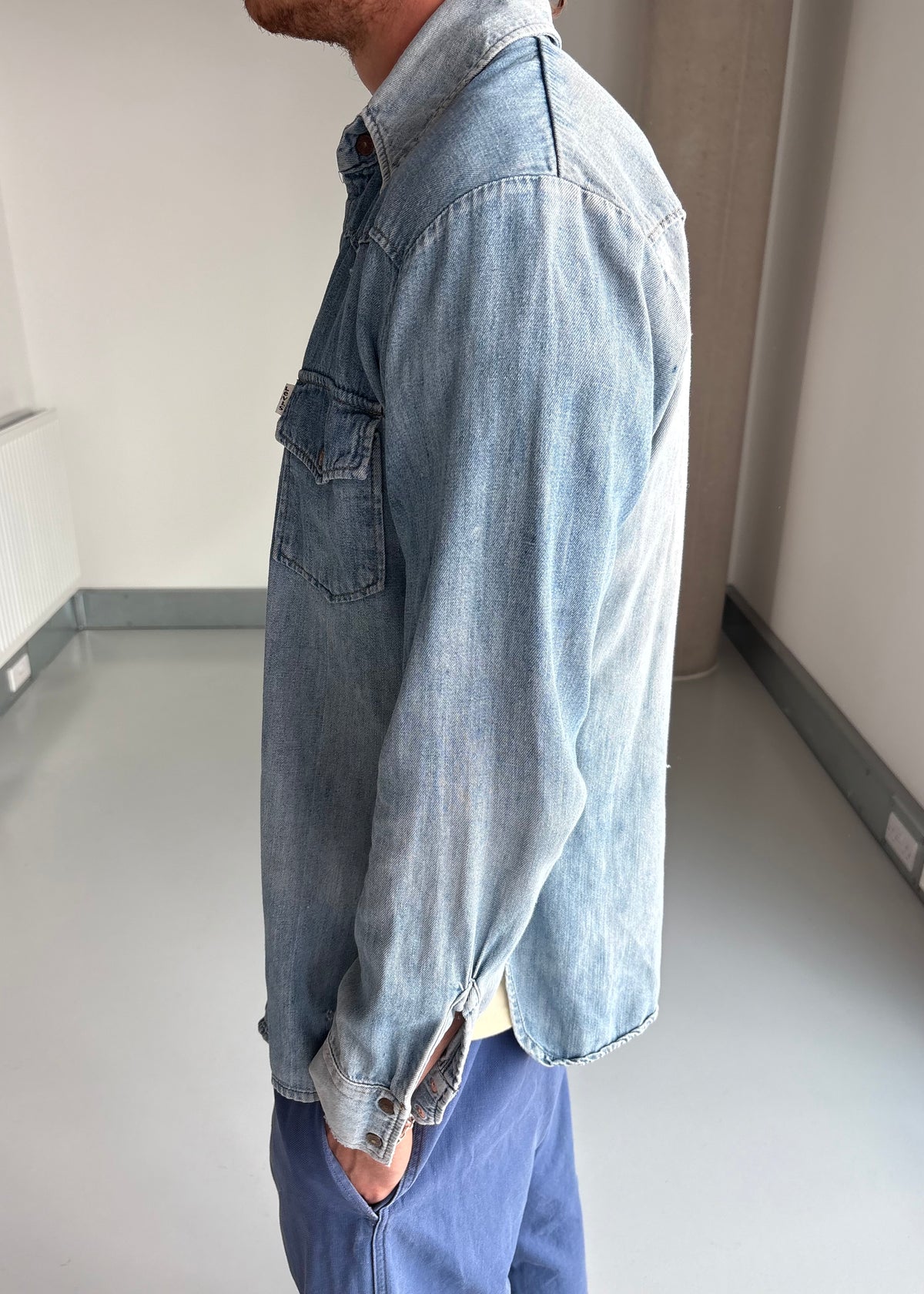 70S WHITE TAB LEVIS SHIRT