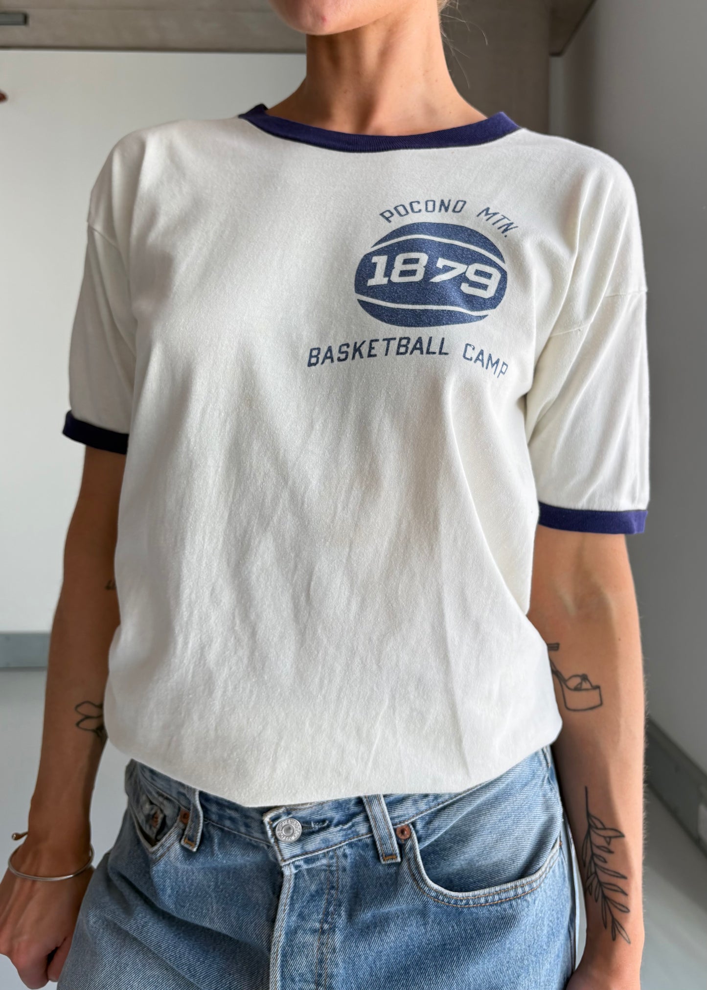 70s basketball tee