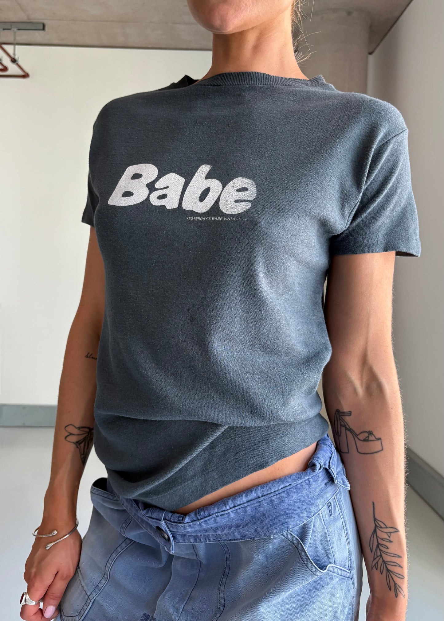 BABE TEE