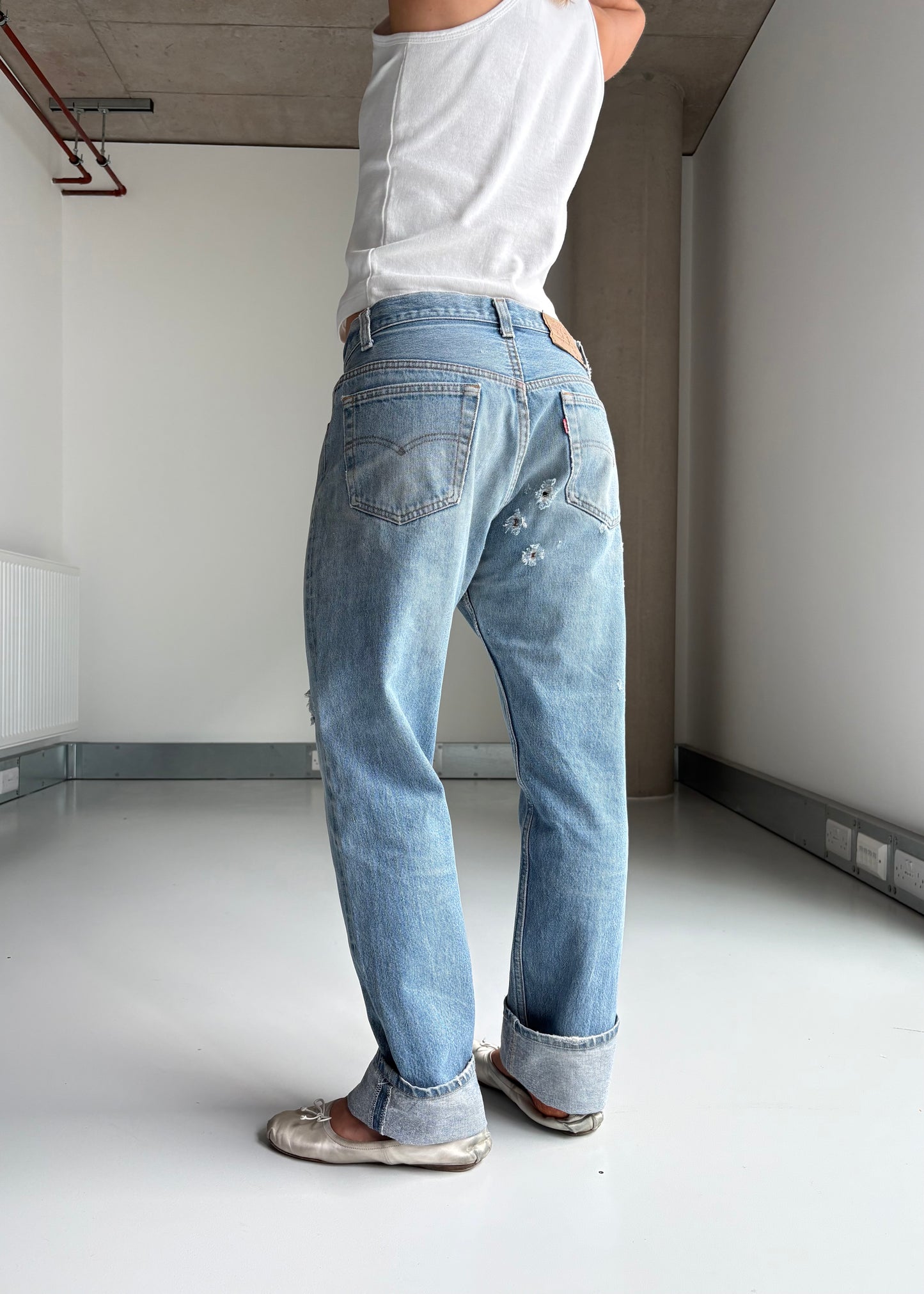 80S THRASHED LEVIS