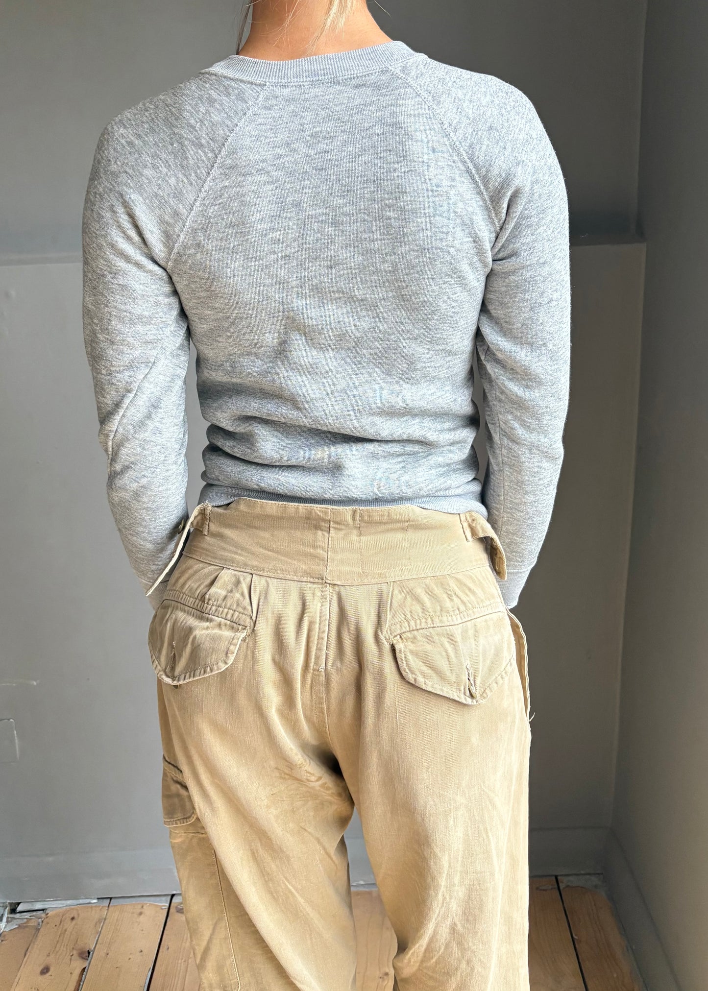 1970s grey sweatshirt