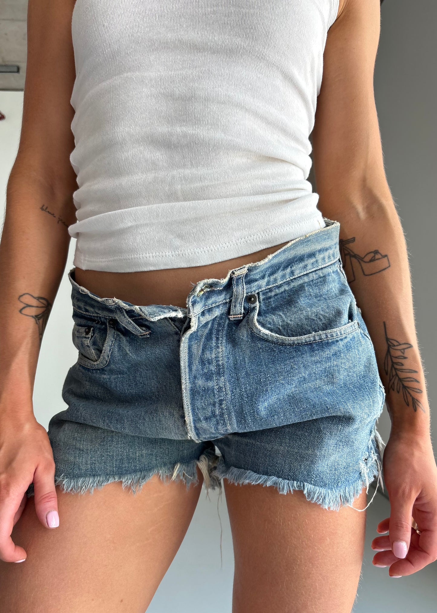 60S BIG E CUT OFF SHORTS