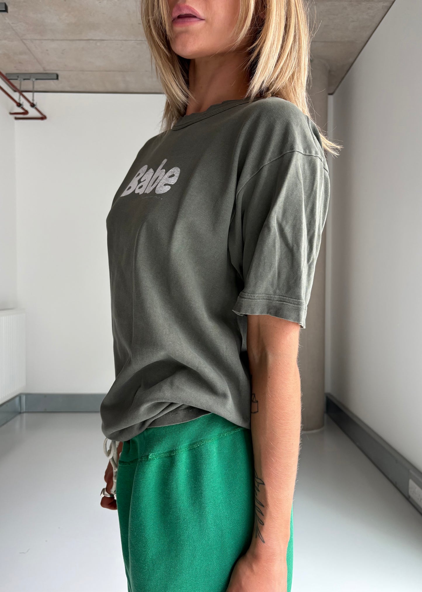 Babe tee