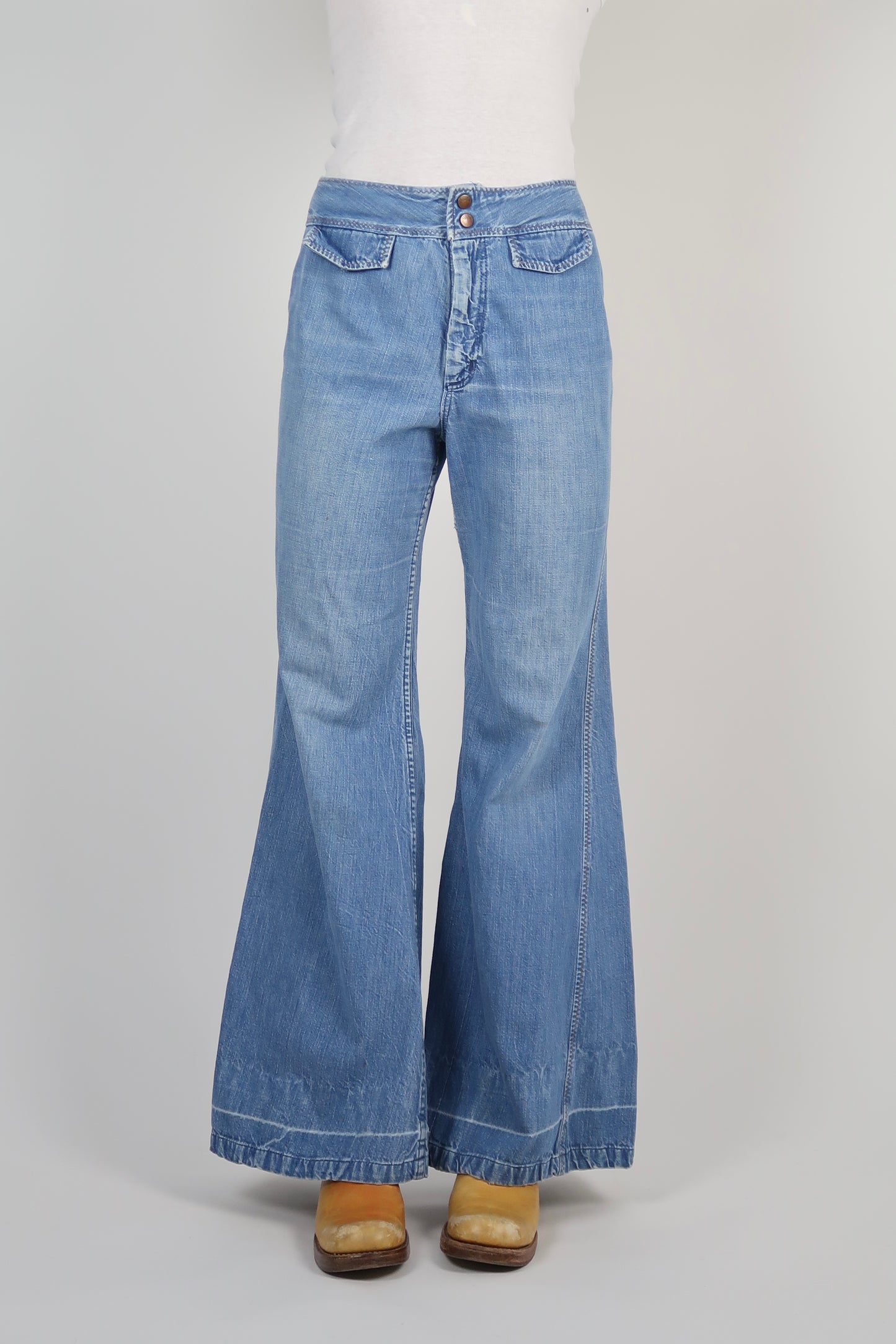 Wrangler light weight jeans