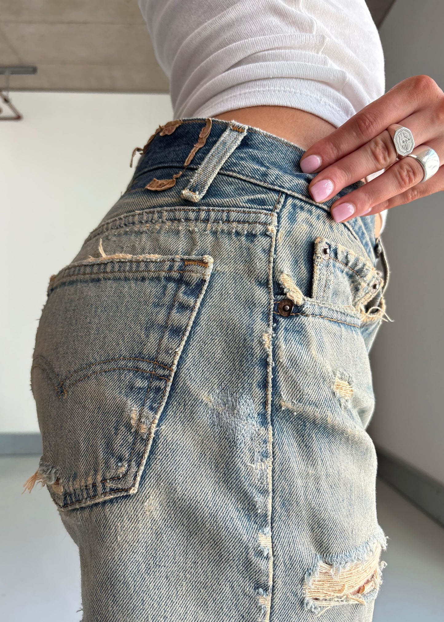 90S SAND WASH CUT OFFS WITH RIPS