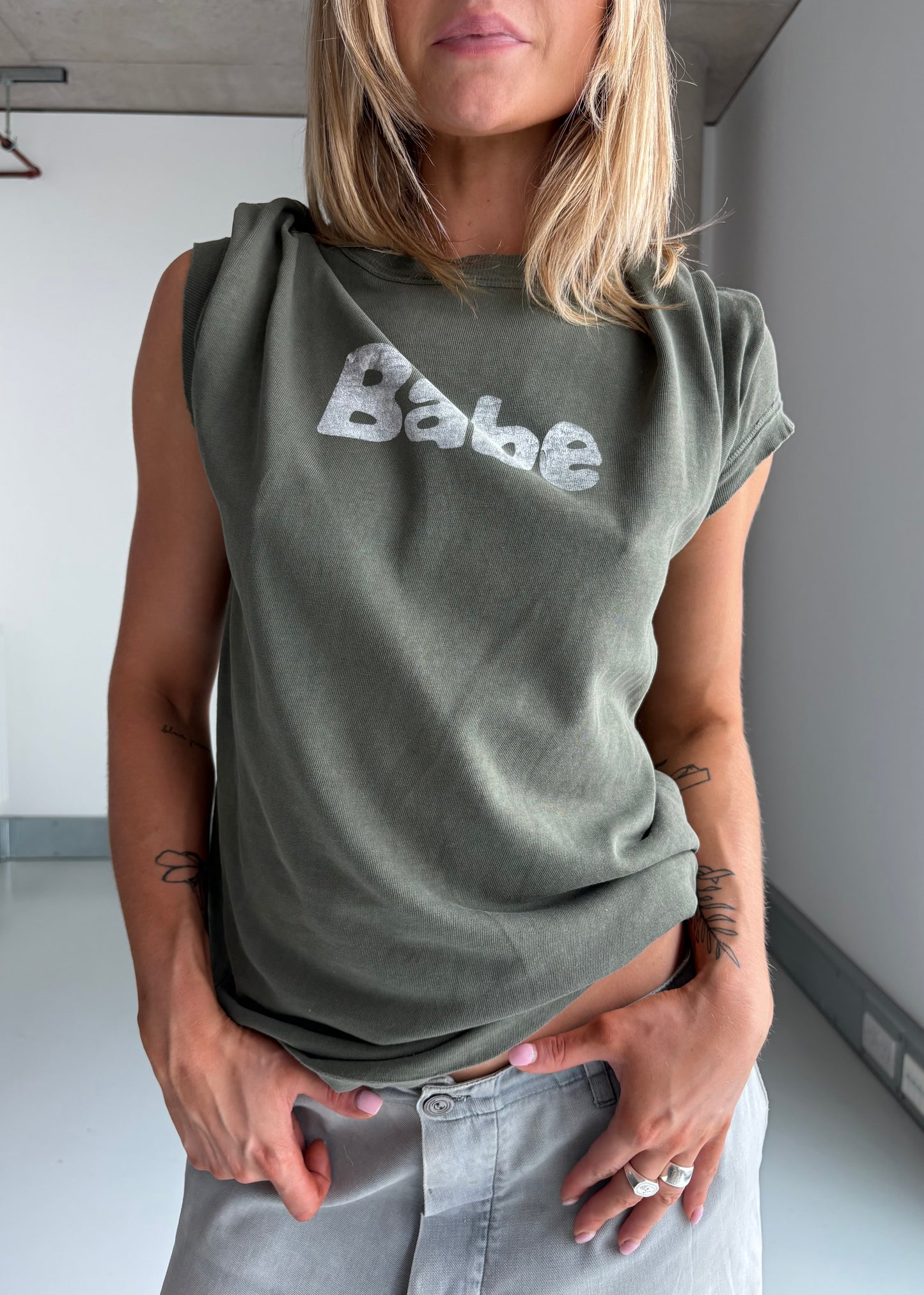 Babe tee