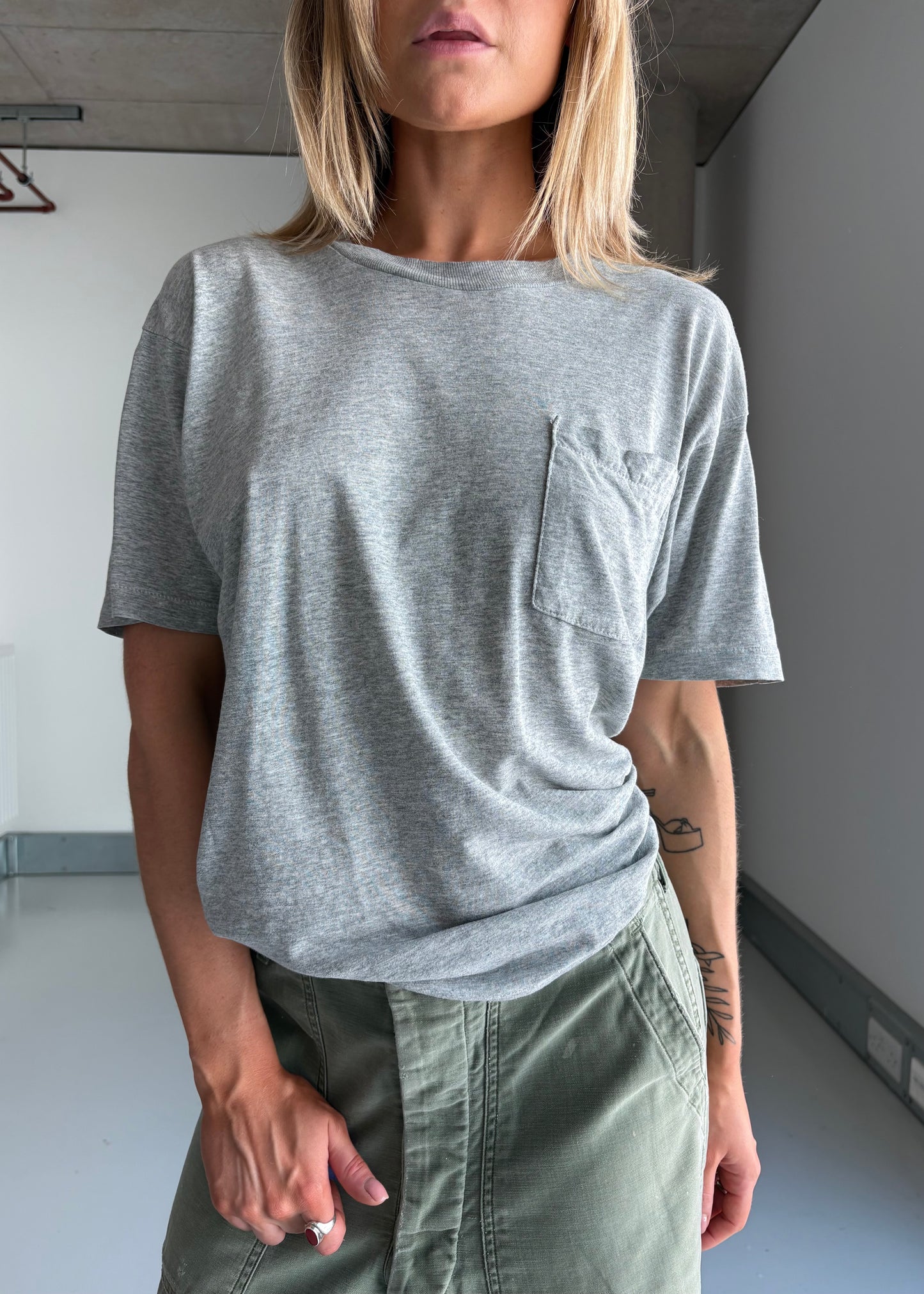 PERFECT GREY TEE
