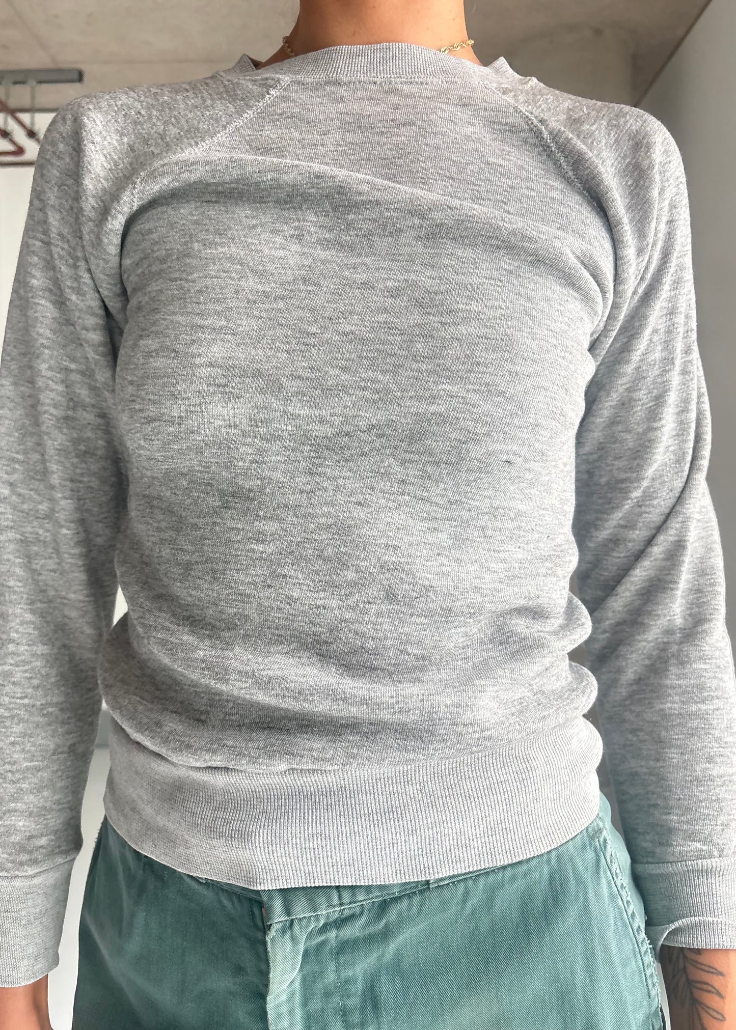 70s grey sweatshirt