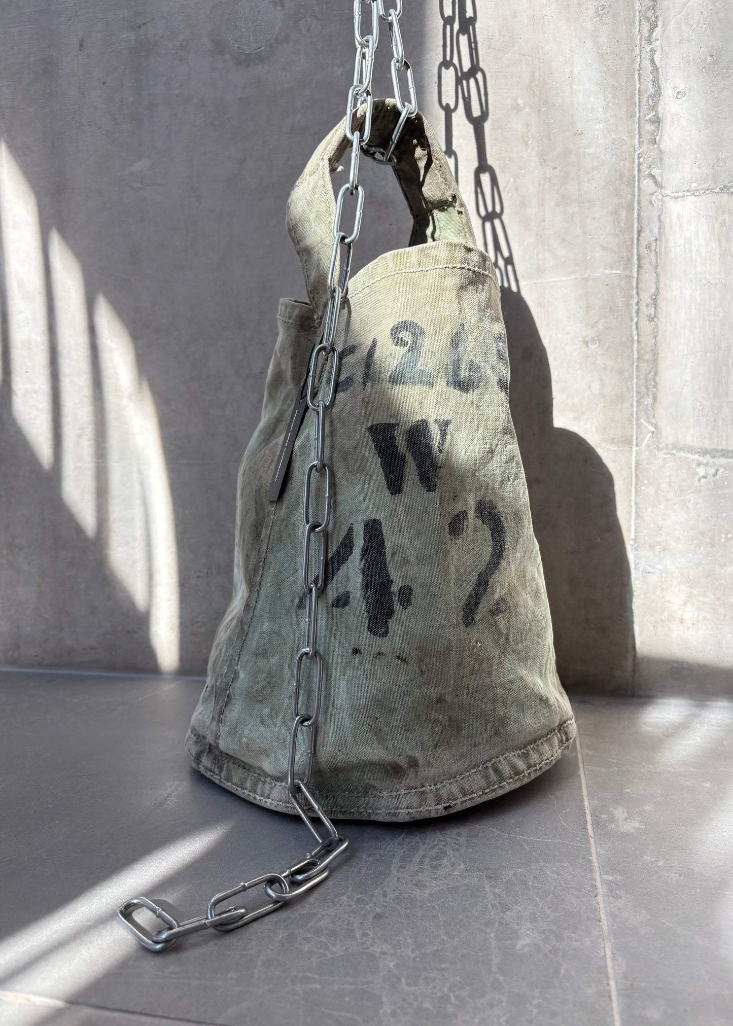 1942 CANVAS BUCKET BAG