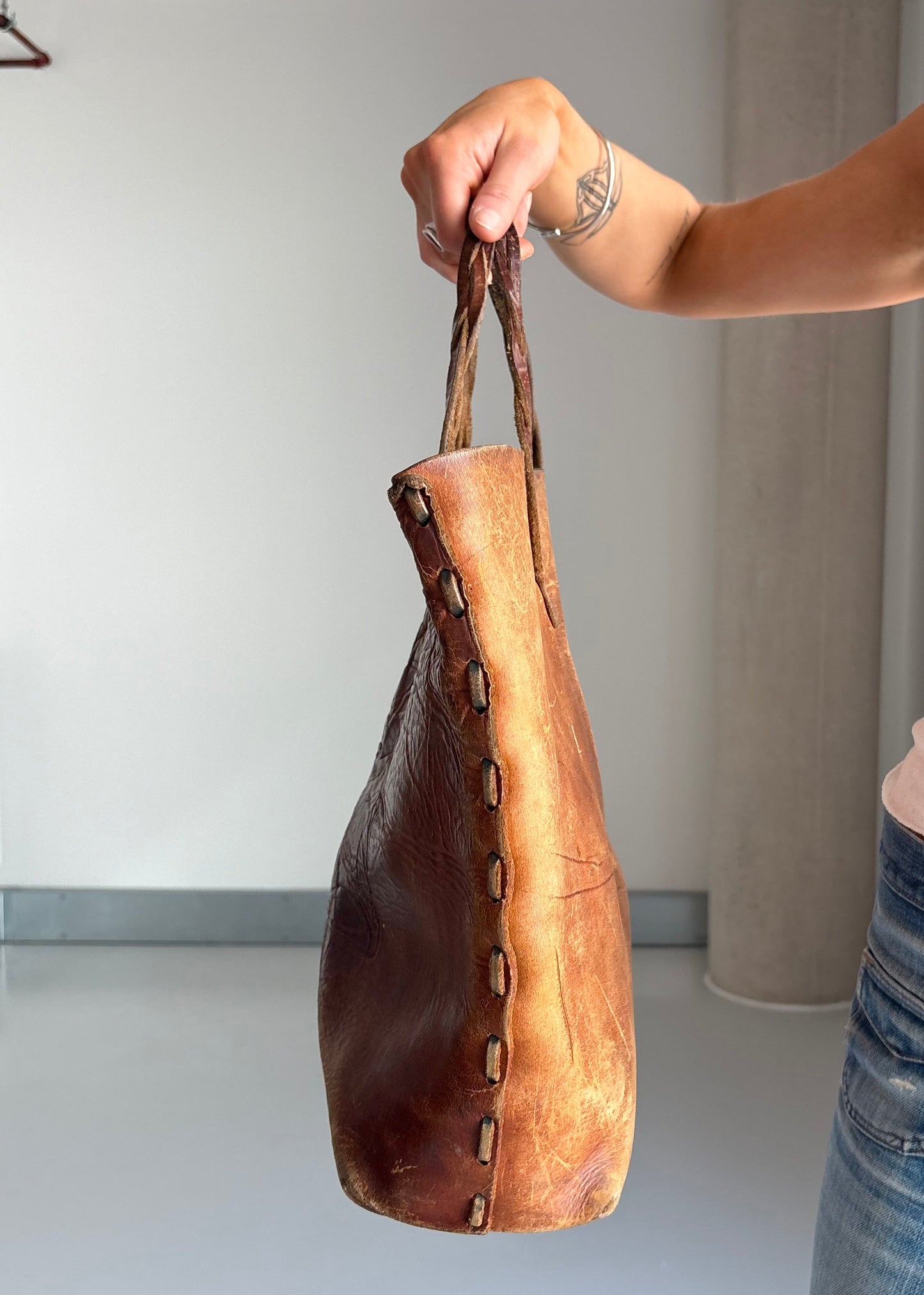 60s HIPPIE LEATHER BUCKET BAG