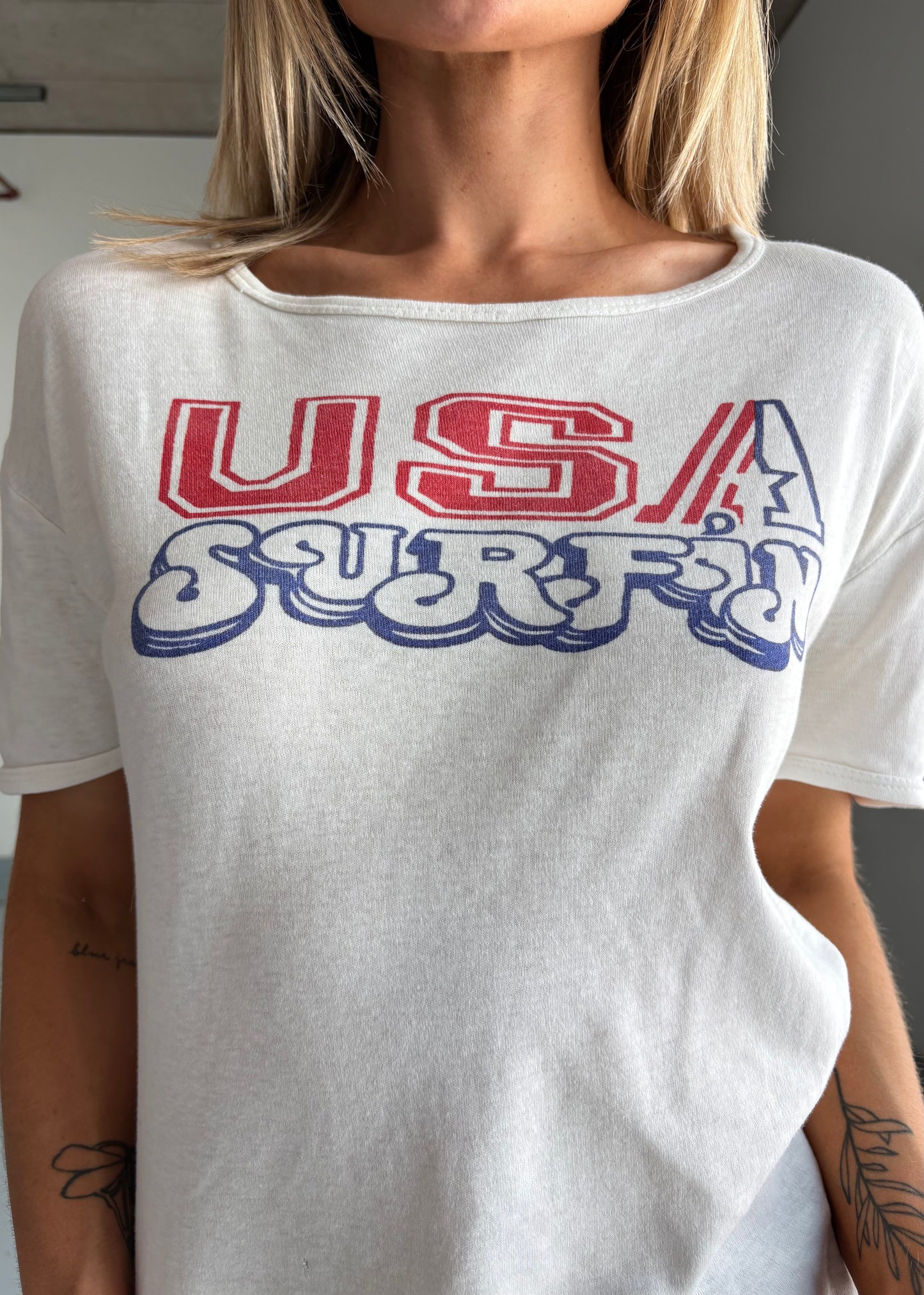 1970S SURFERS TEE